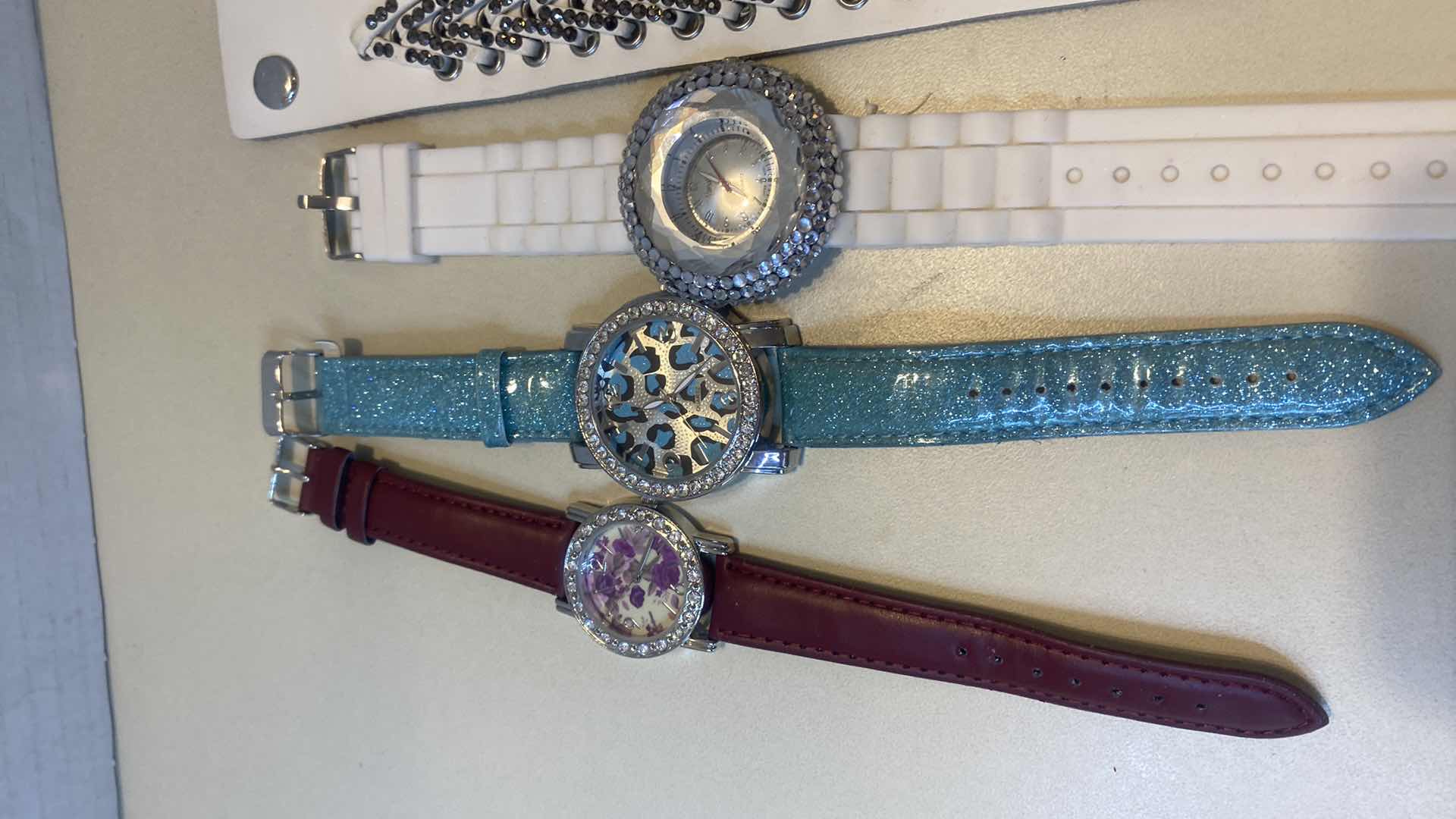 Photo 1 of 8 - WATCHES FASHION JEWELRY & BRACELETS