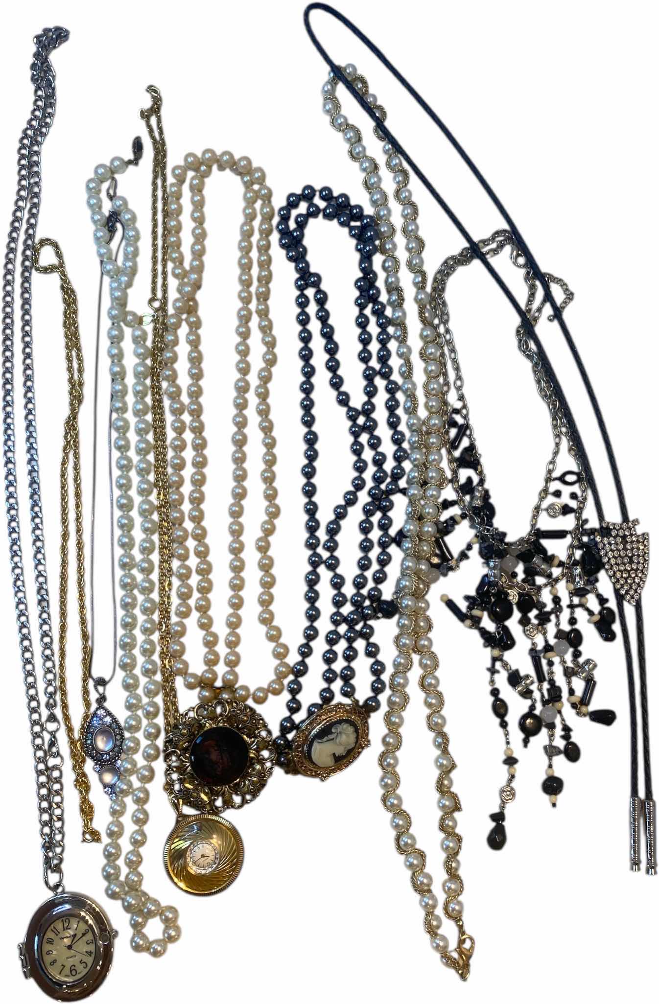 Photo 1 of 10 - NECKLACES FASHION JEWELRY