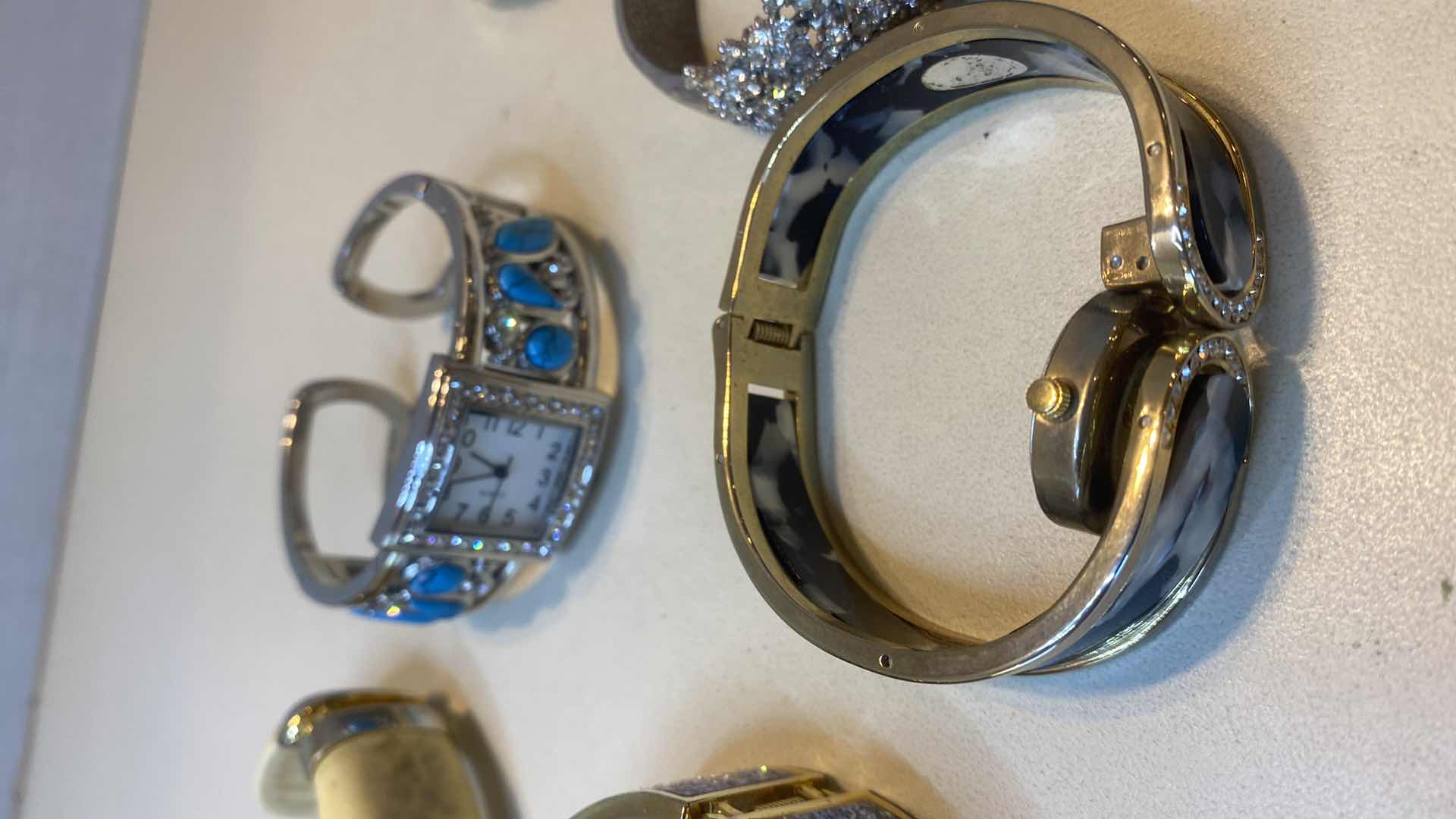 Photo 1 of 6 - BRACELET WATCHES FASHION JEWELRY