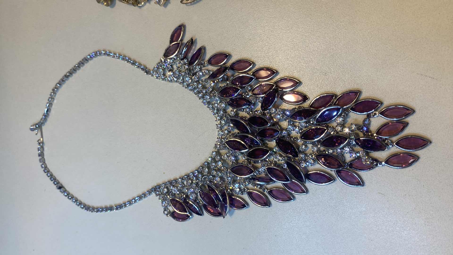 Photo 1 of 2 - NECKLACES FASHION JEWELRY