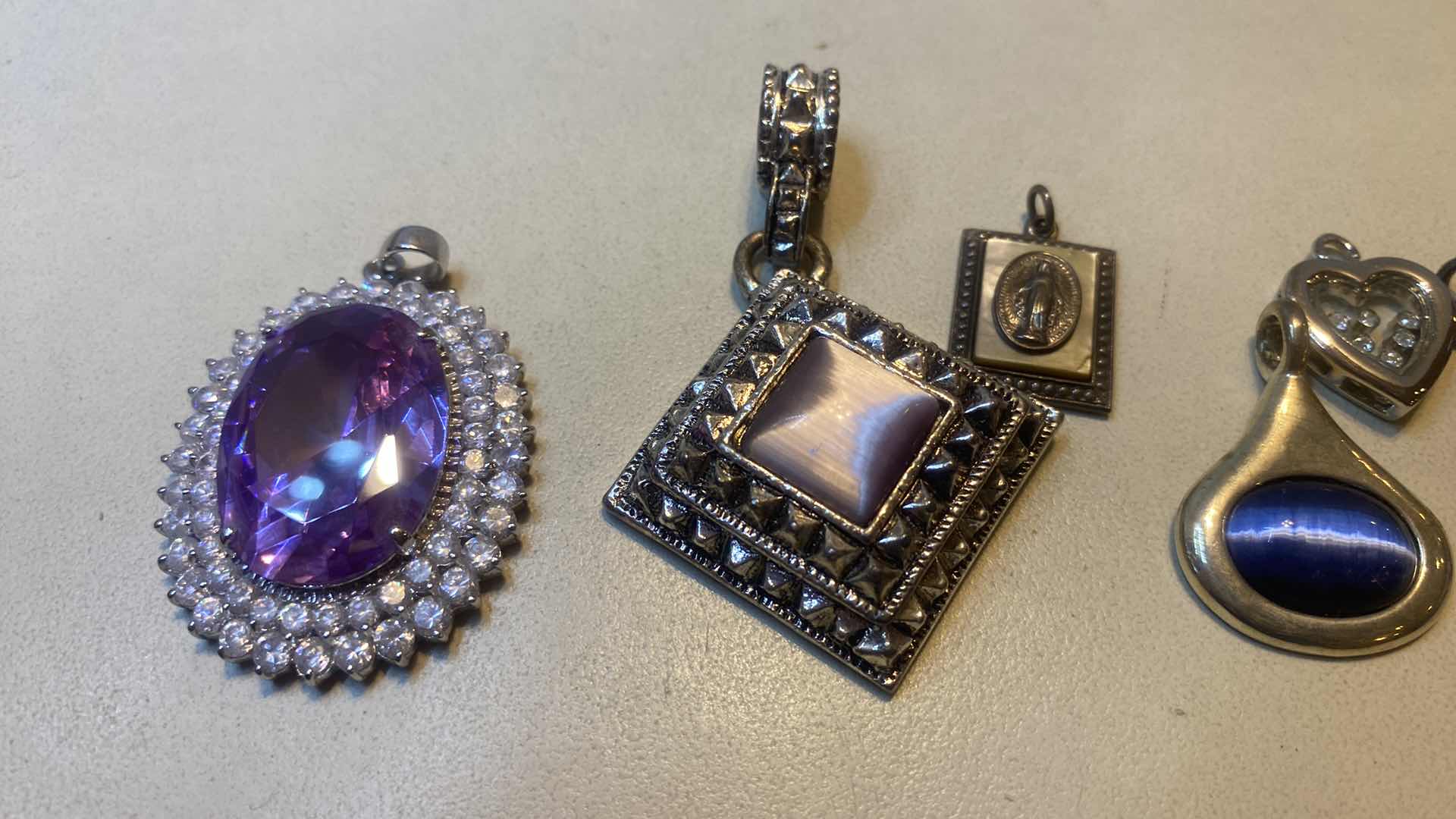 Photo 1 of 7 -  PENDANTS FASHION JEWELRY