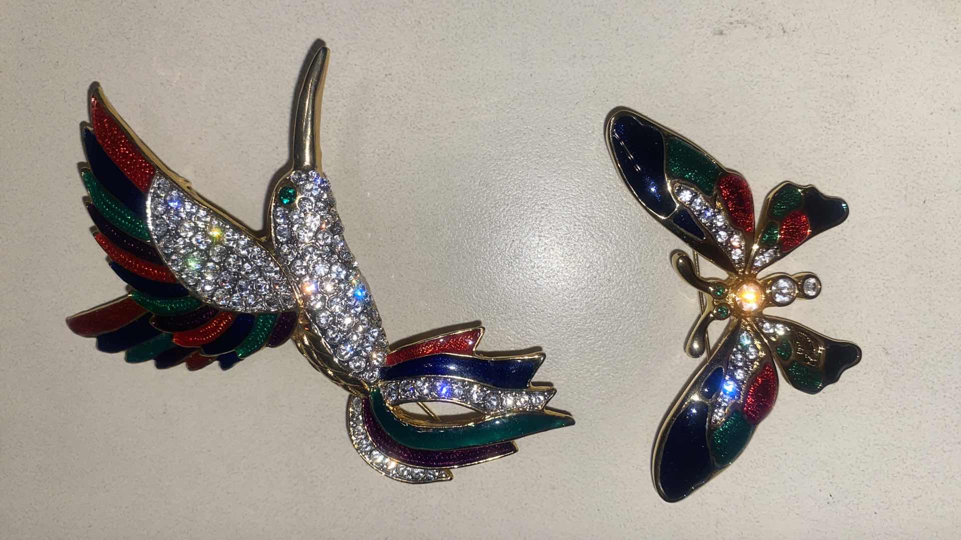 Photo 1 of 3 - BROOCHES FASHION JEWELRY