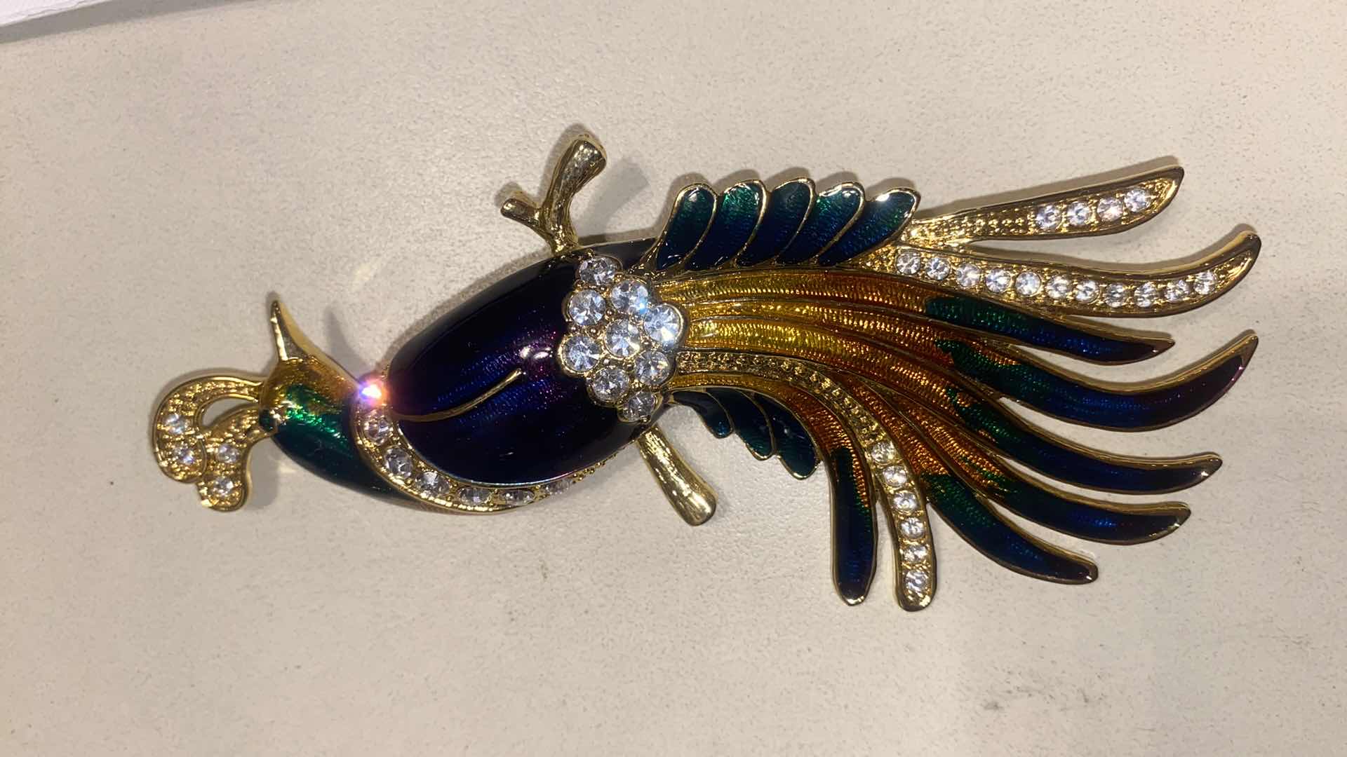 Photo 1 of 3 - BROOCHES FASHION JEWELRY