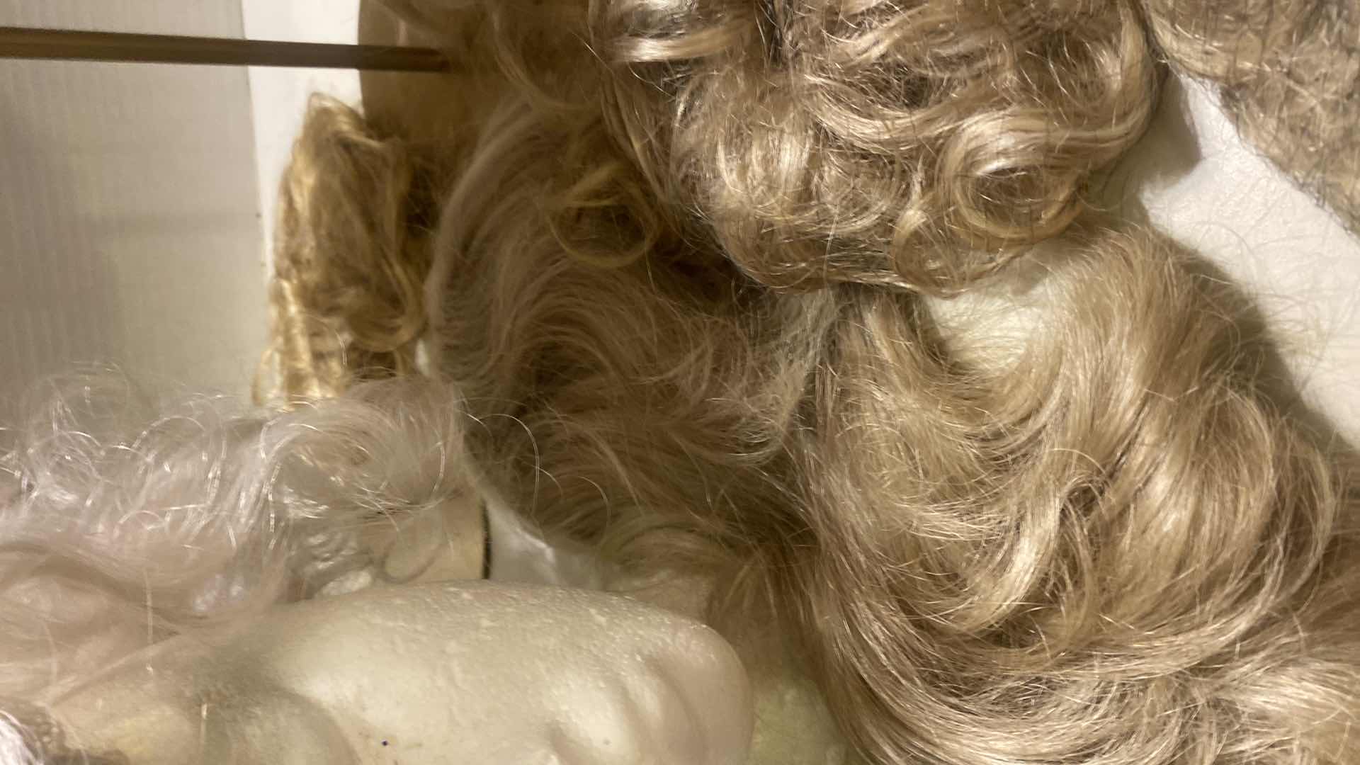 Photo 8 of 2 - WIGS & 8 HAIR TOPPERS