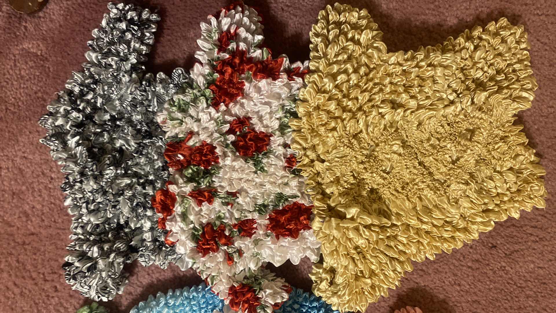 Photo 1 of 10 - WOMENS POPCORN TOPS - ONE SIZE FITS MOST