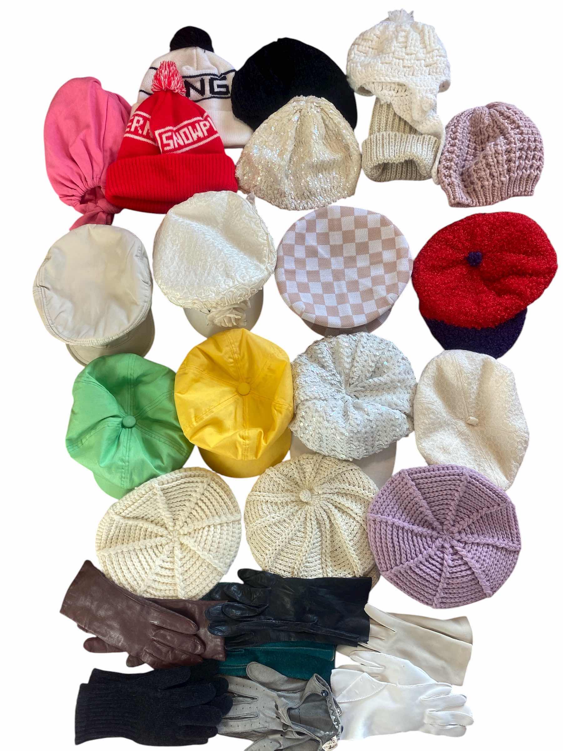 Photo 1 of 19 - WOMENS CAPS & BEABIES 7 PAIRS OF GLOVES