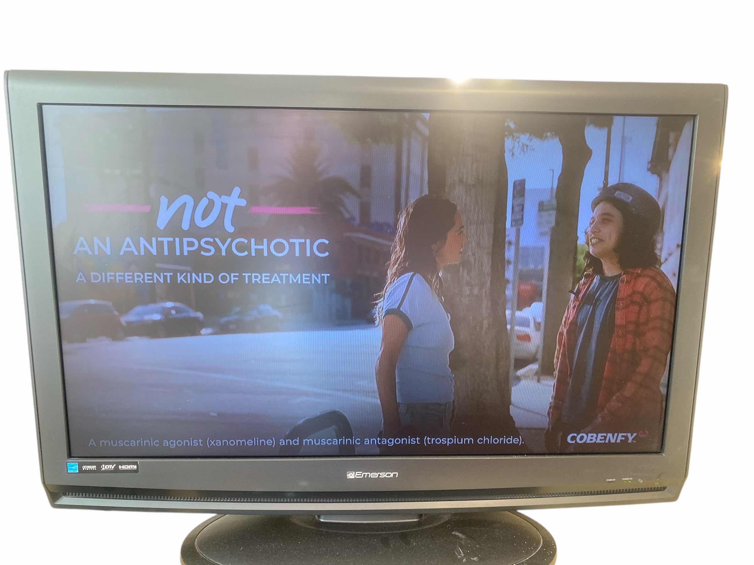 Photo 1 of 31 1/2” EMERSON HD TV (no remote)’