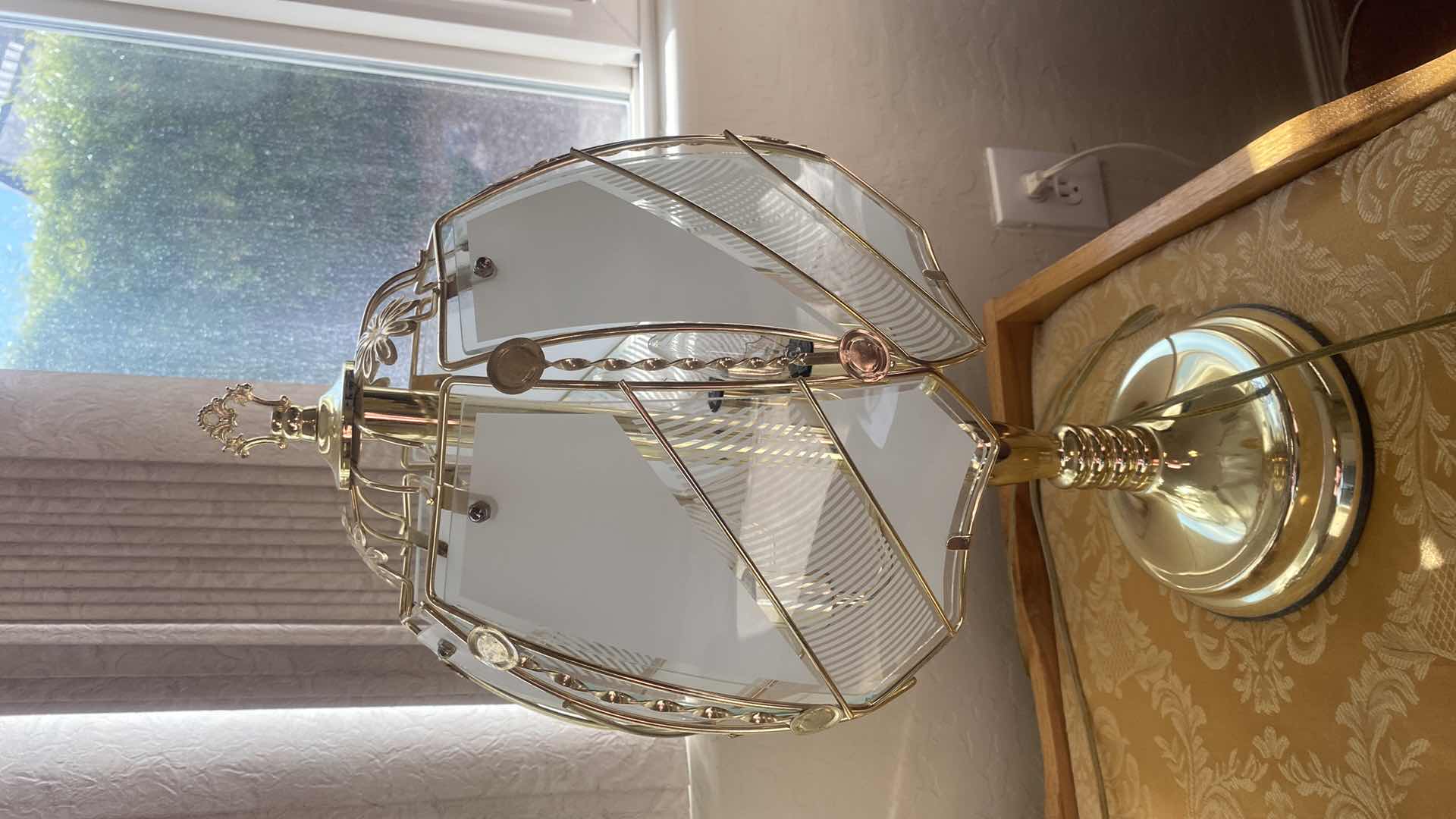 Photo 1 of 2 - GLASS SHADE & BRASS TABLE LAMPS H23”