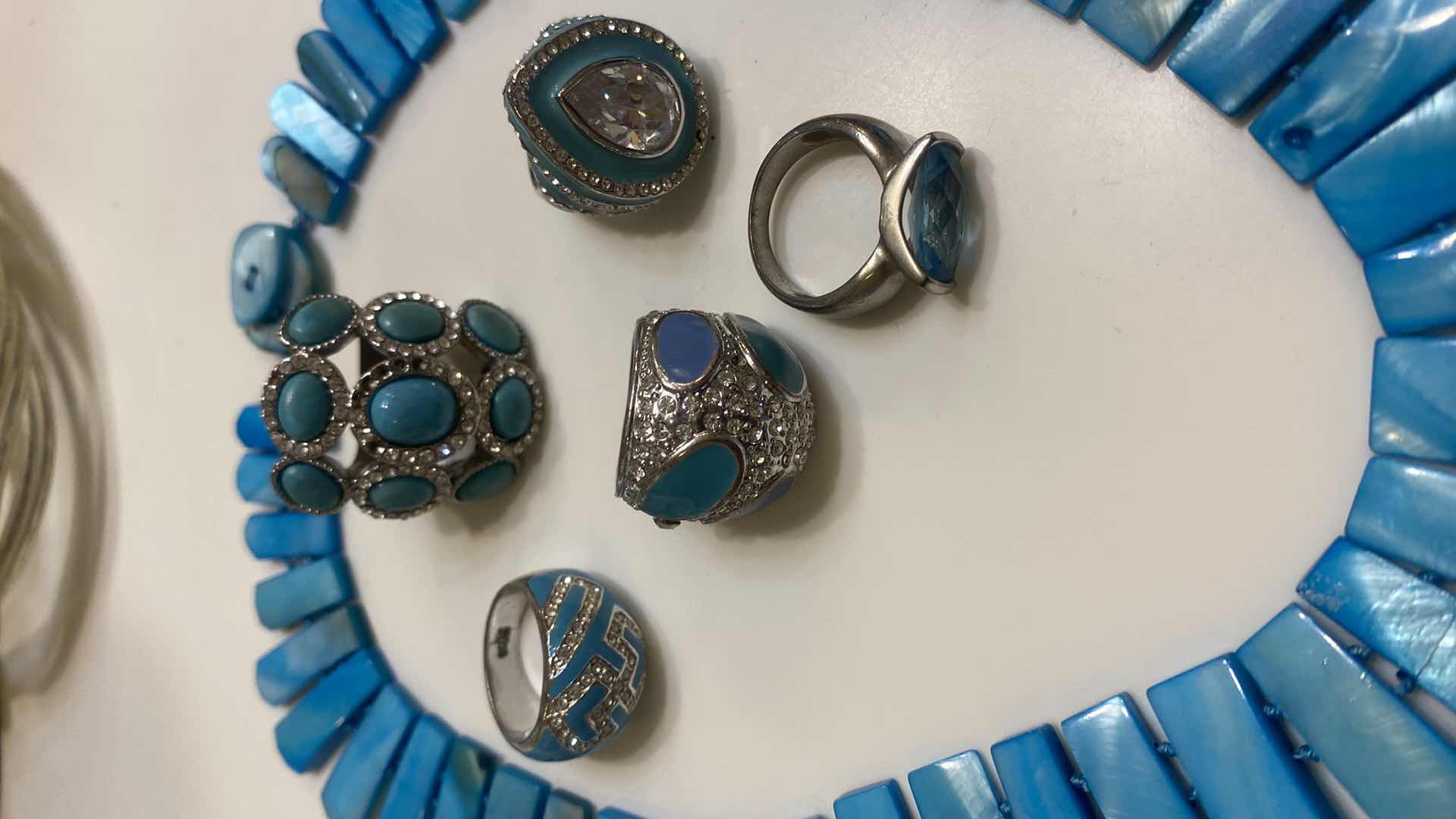 Photo 1 of 5 - FASHION JEWELRY NECKLACE & 4  RINGS