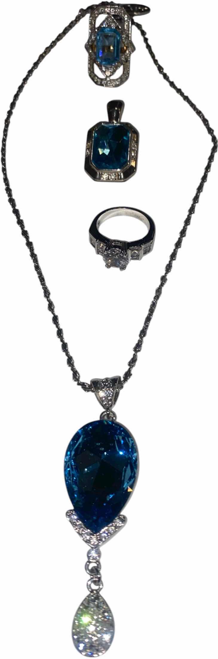 Photo 1 of 4 - FASHION JEWELRY NECKLACE 2 RINGS 1 PENDANT