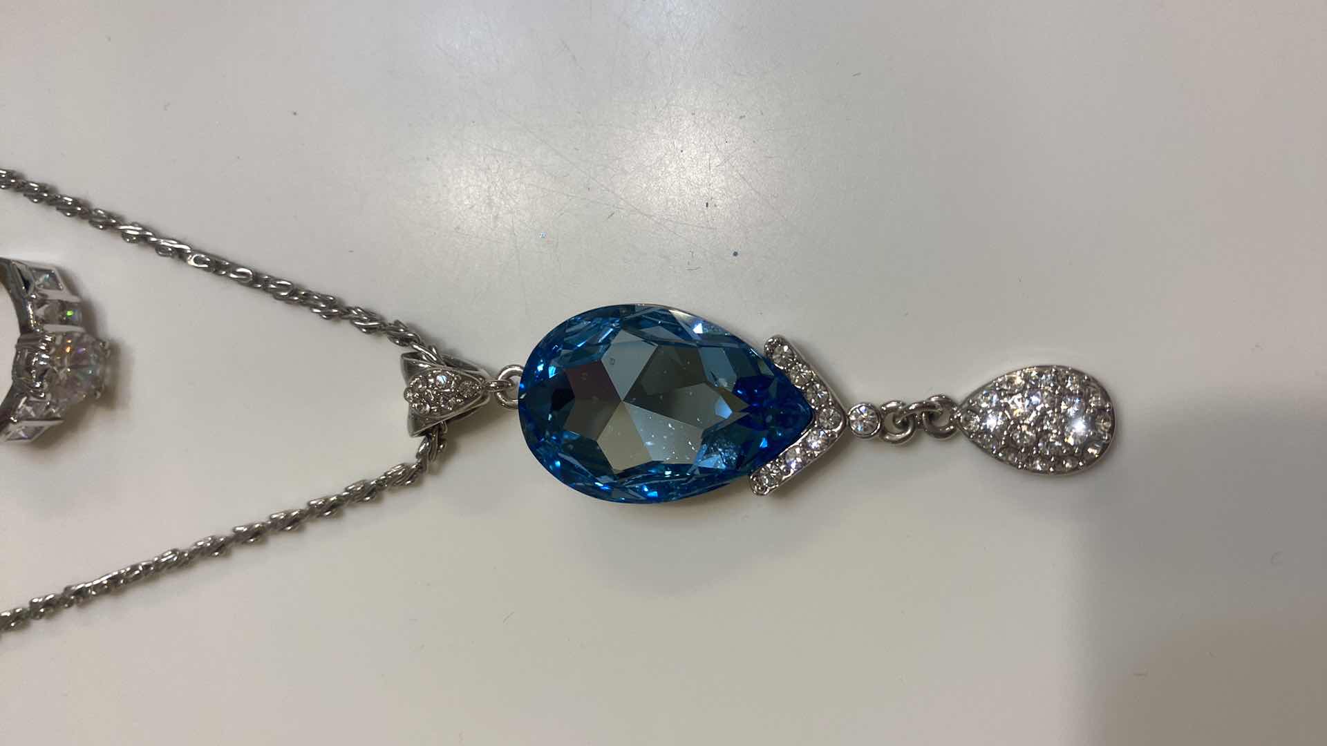 Photo 1 of 4 - FASHION JEWELRY NECKLACE 2 RINGS 1 PENDANT