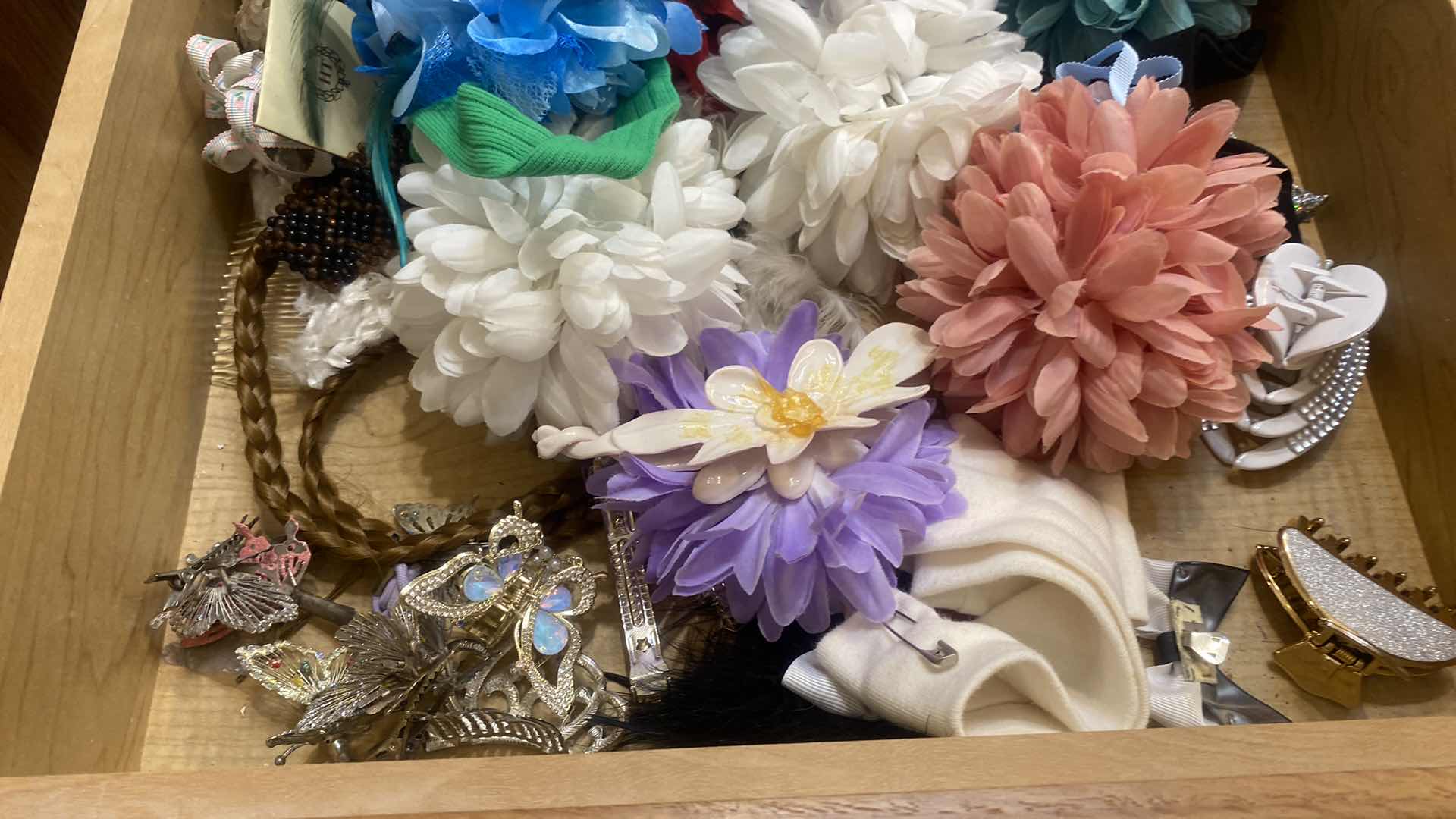 Photo 1 of CONTENTS 2 DRAWERS - HAIR ACCESSORIES