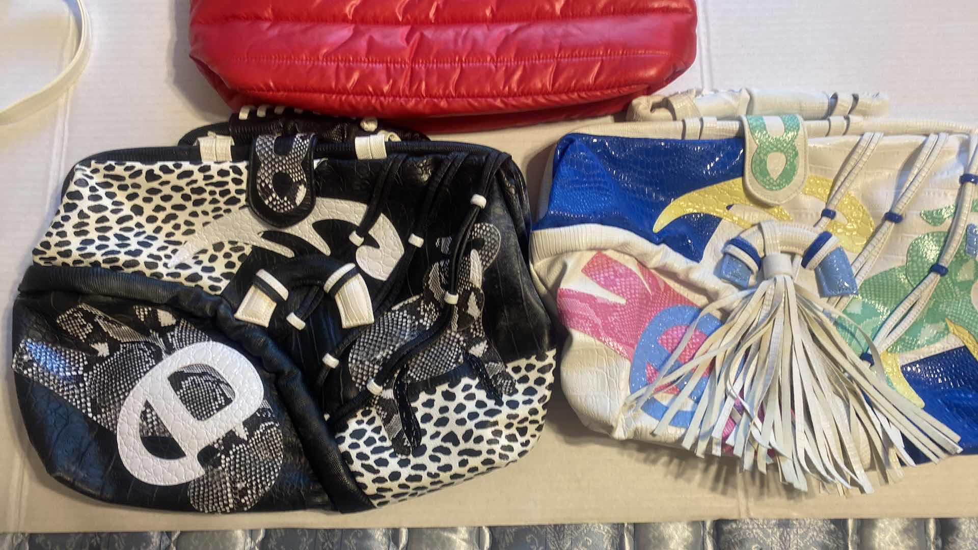 Photo 1 of 4 - WOMENS LARGE HANDBAGS