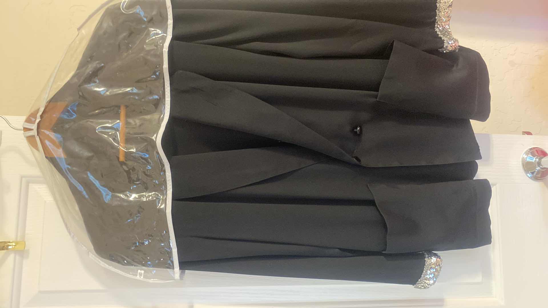 Photo 4 of 4 - WOMENS SIZE 14, L & XLTOPS