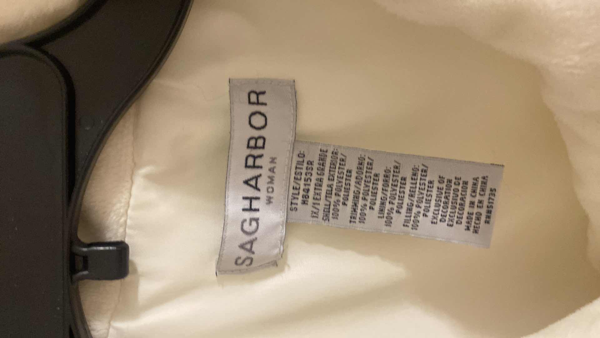 Photo 1 of 3 - WOMENS SIZE EST.  XL VESTS & JACKET