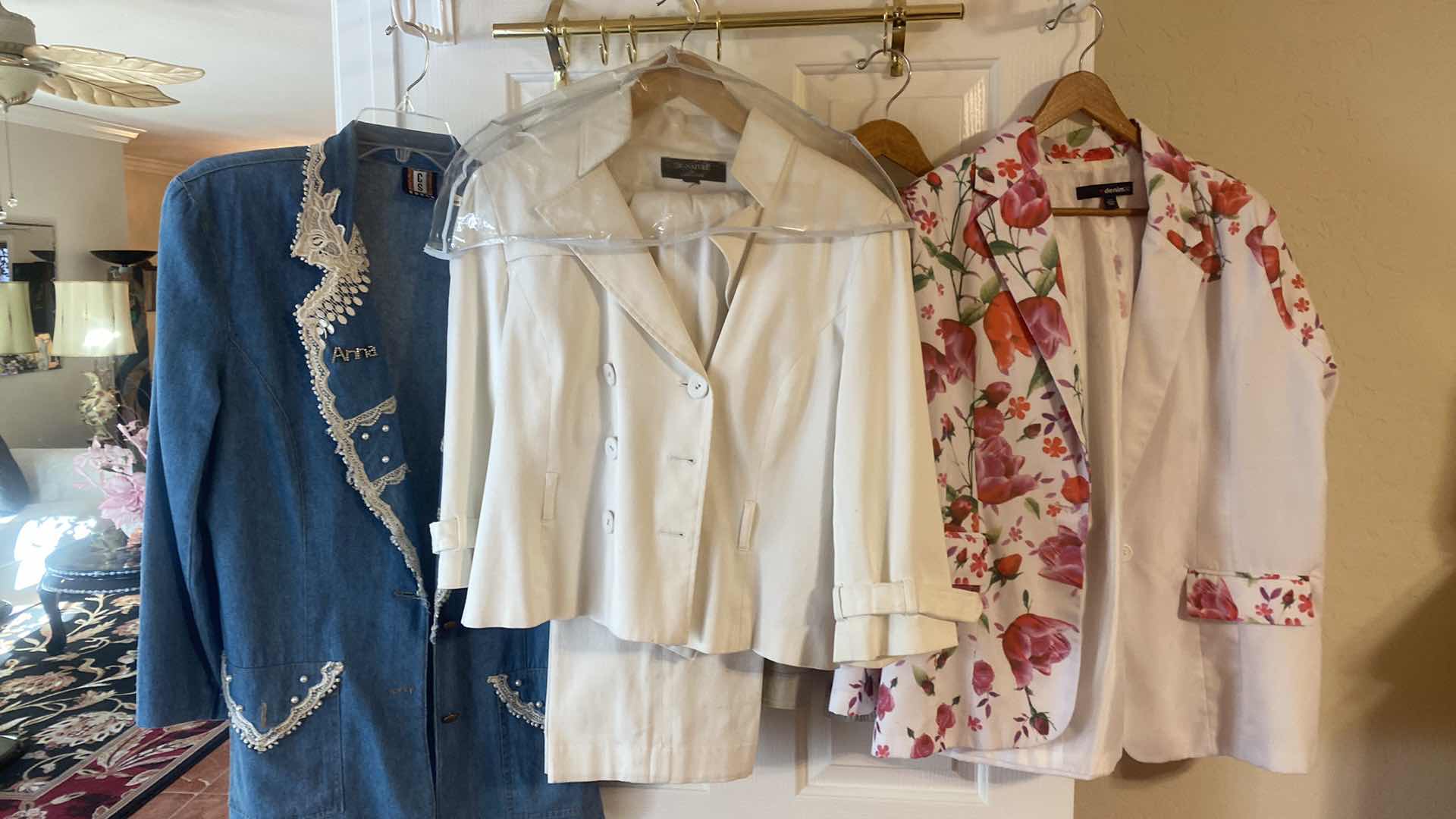 Photo 1 of 5 - WOMENS SIZES EST. XL 4 JACKETS 1 PANTS