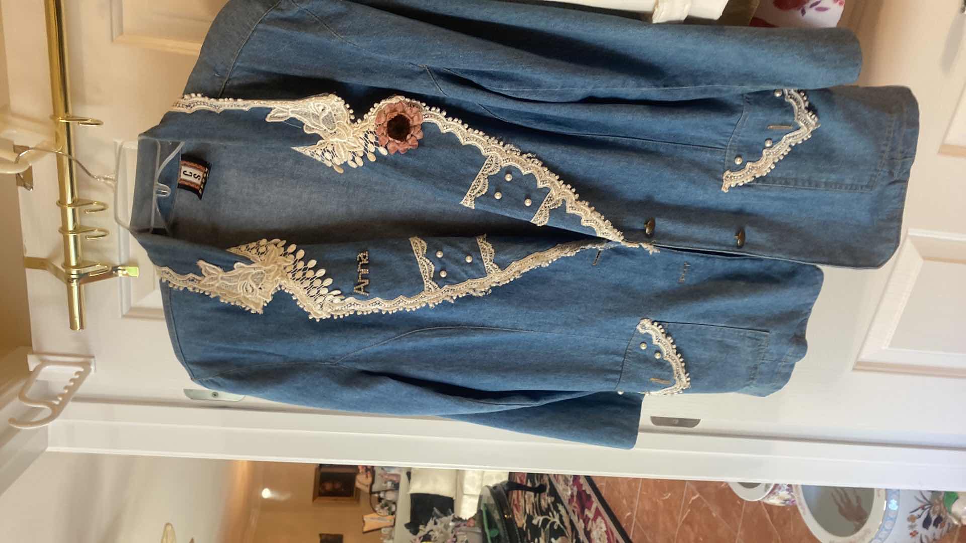 Photo 1 of 5 - WOMENS SIZES EST. XL 4 JACKETS 1 PANTS