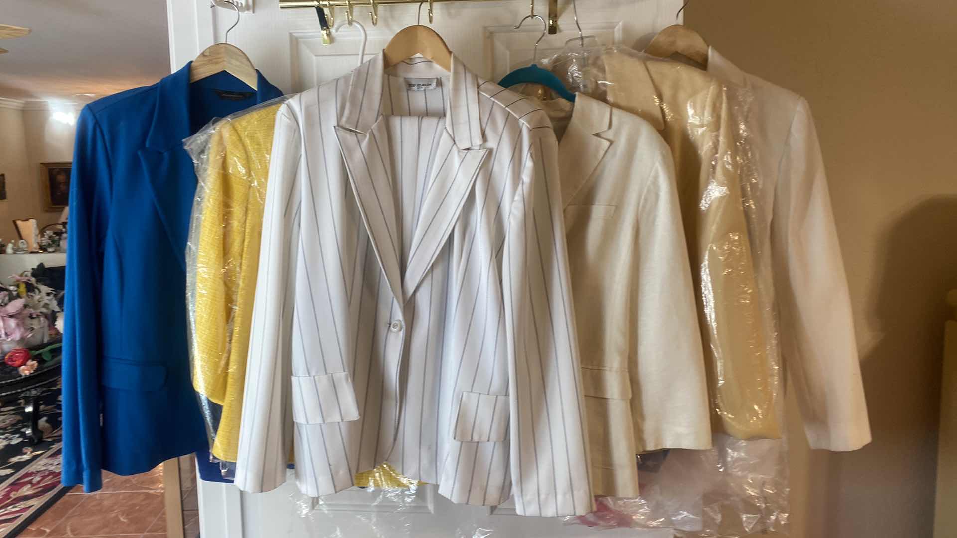 Photo 1 of 7 - WOMENS SIZES 16, 18, 20 XL JACKETS & PANTS