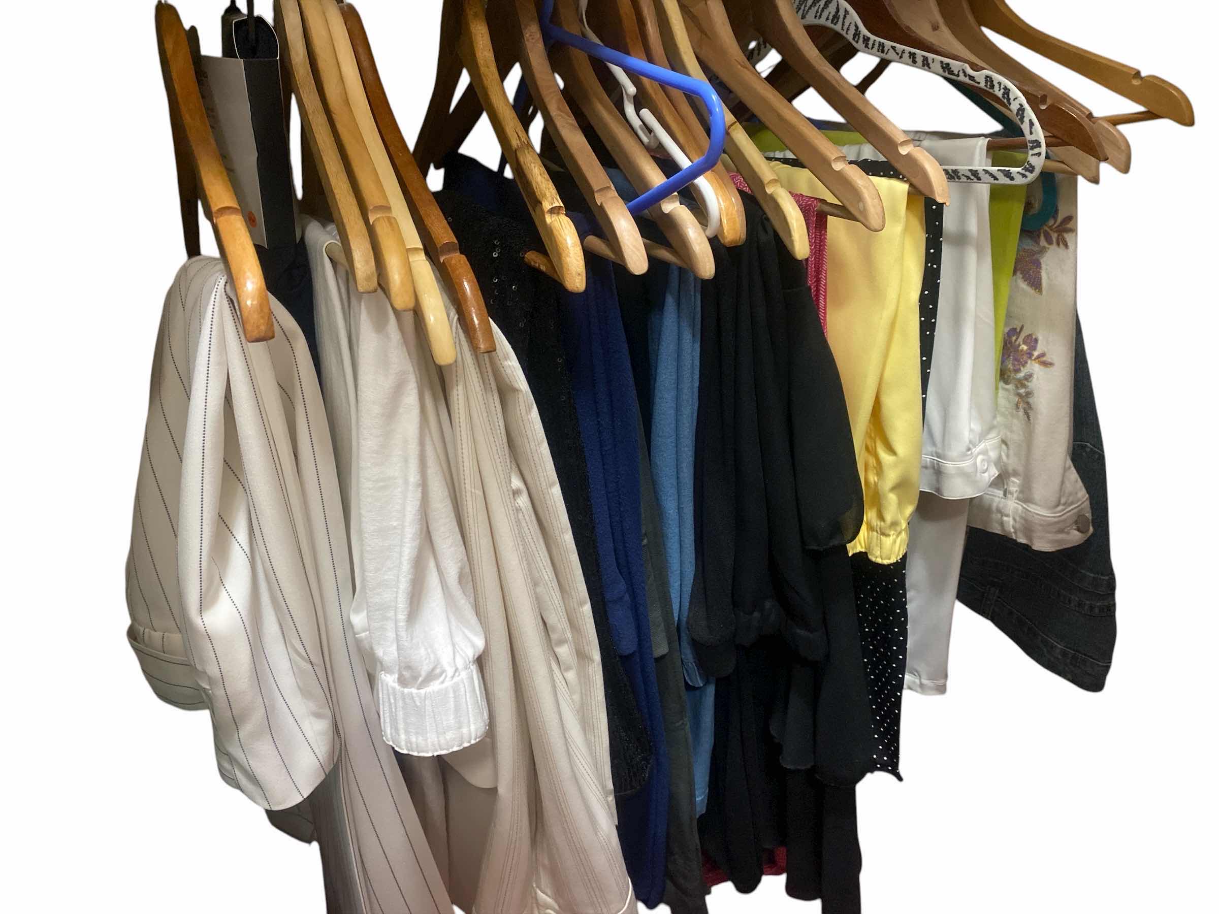 Photo 1 of 20 - WOMENS SIZES 14 16 18 20 PANTS