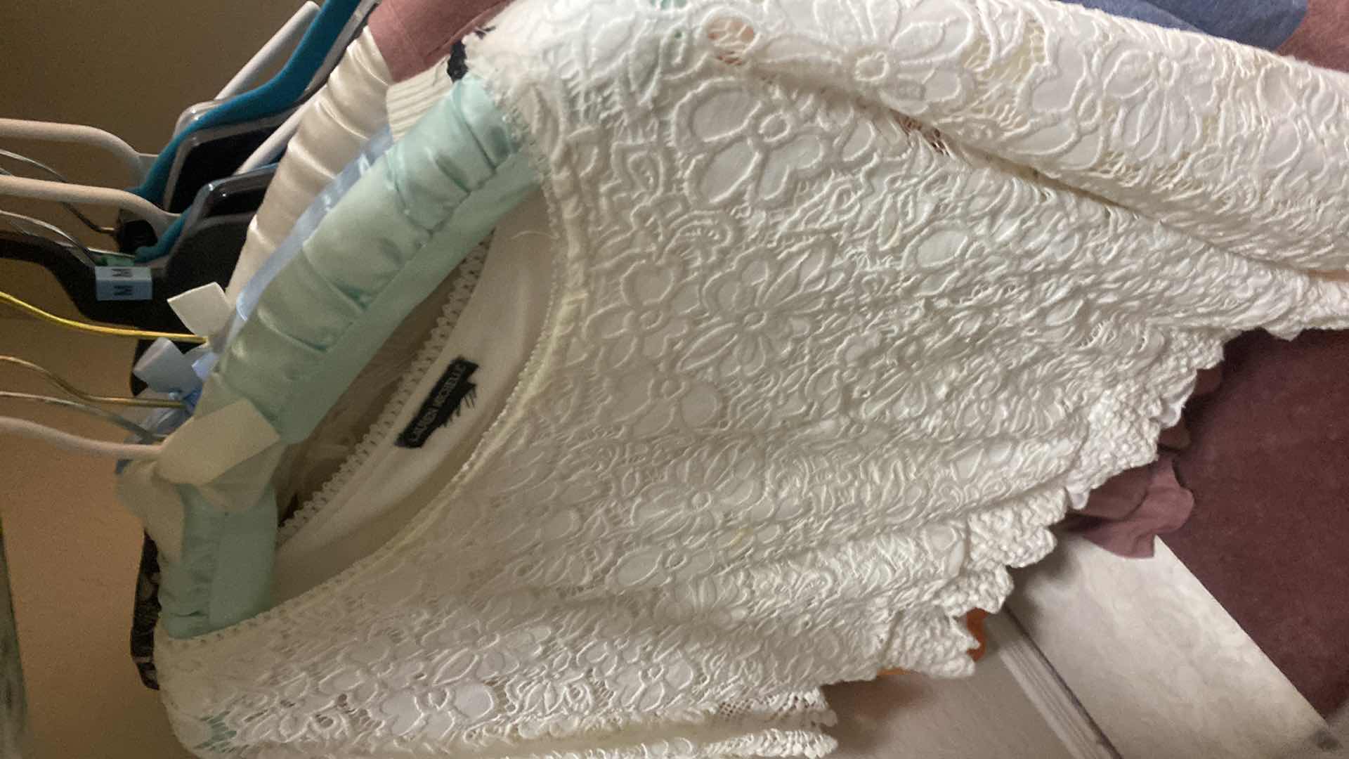 Photo 9 of 35 - WOMENS SIZES 14 16 LARGE TOPS