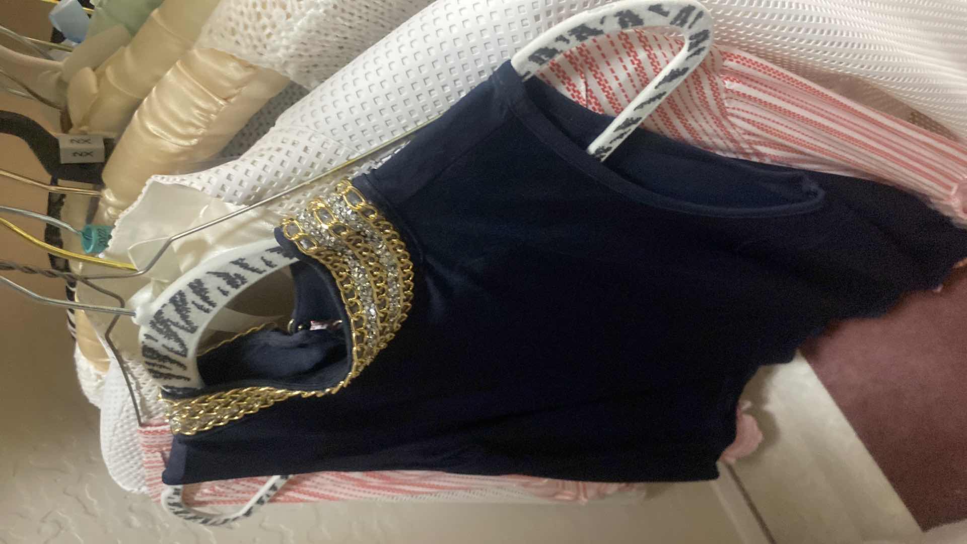 Photo 7 of 35 - WOMENS SIZES 14 16 LARGE TOPS