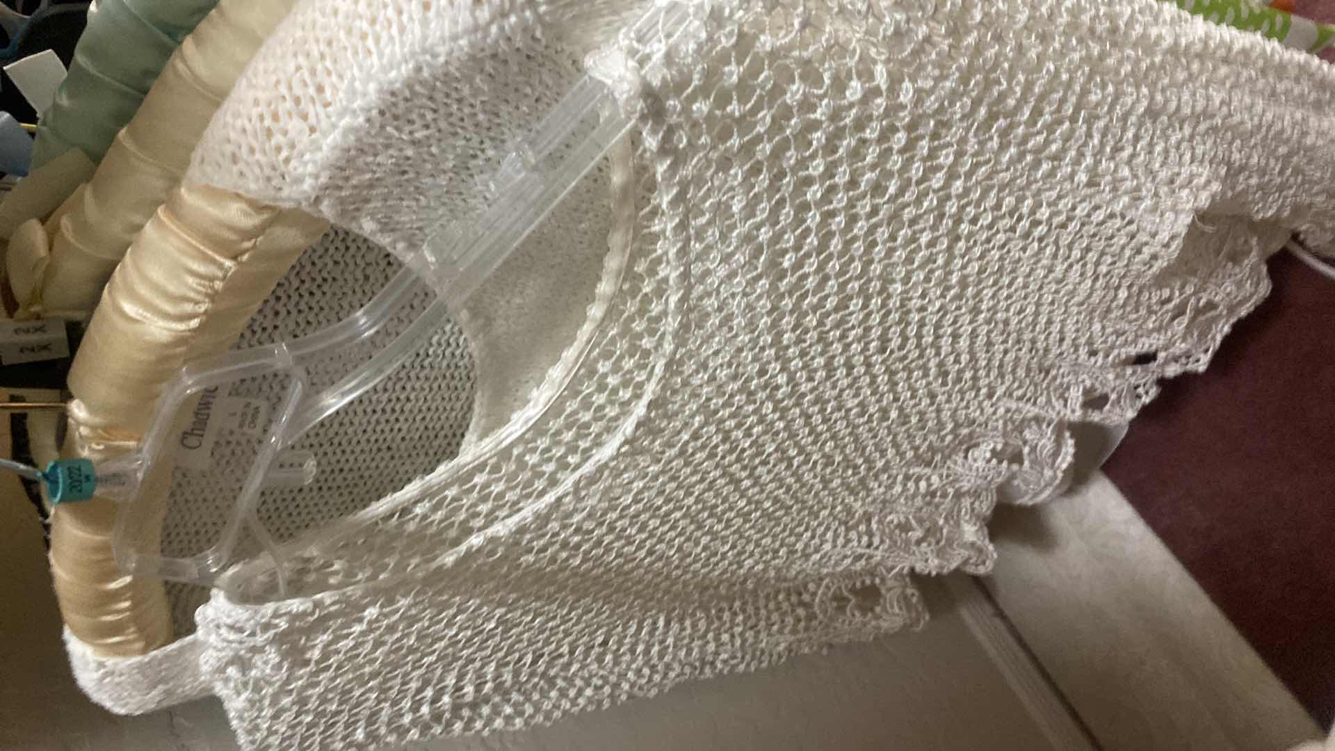 Photo 8 of 35 - WOMENS SIZES 14 16 LARGE TOPS