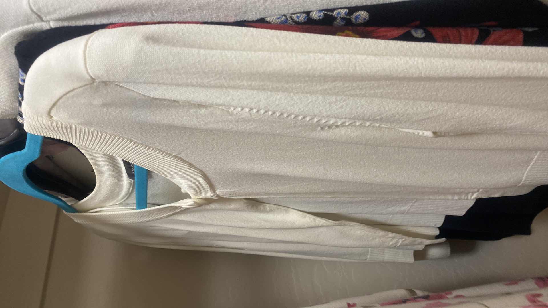 Photo 1 of 27 - WOMENS SIZE XL 0X 1X JACKETS SWEATERS & TOPS