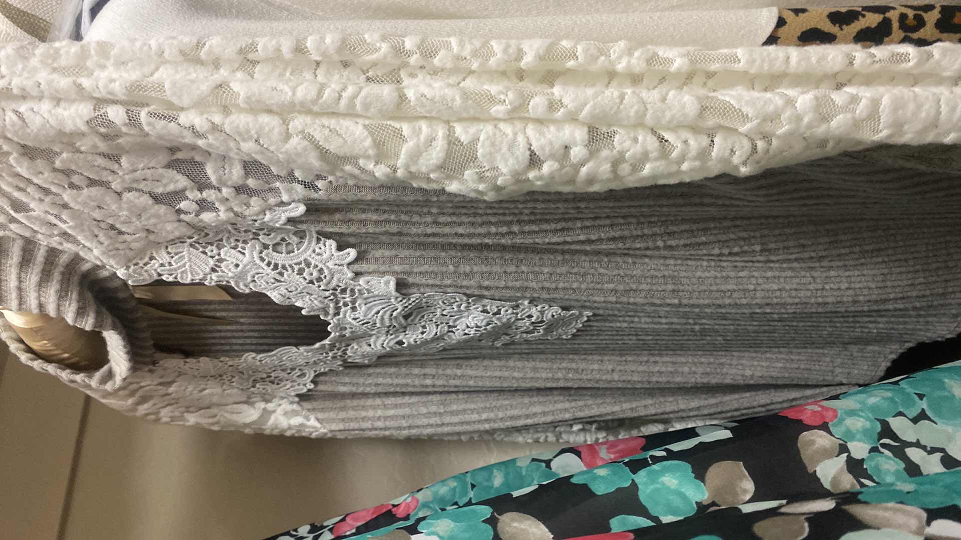 Photo 1 of 27 - WOMENS SIZE XL 0X 1X JACKETS SWEATERS & TOPS