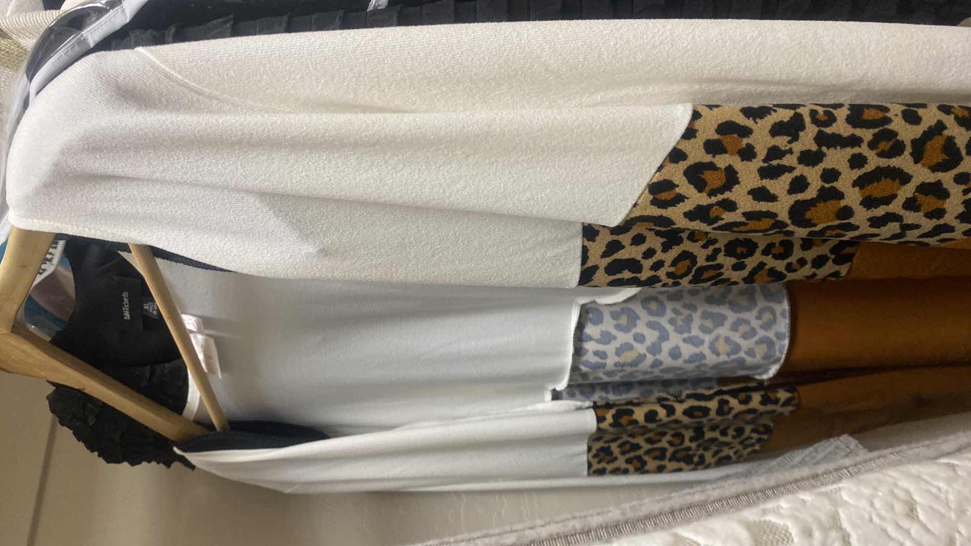 Photo 1 of 27 - WOMENS SIZE XL 0X 1X JACKETS SWEATERS & TOPS