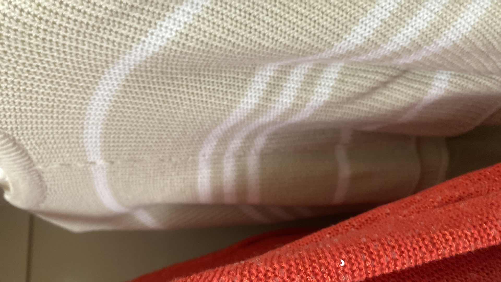 Photo 12 of 14 - WOMENS SIZE 8 M S TOPS SWEATERS