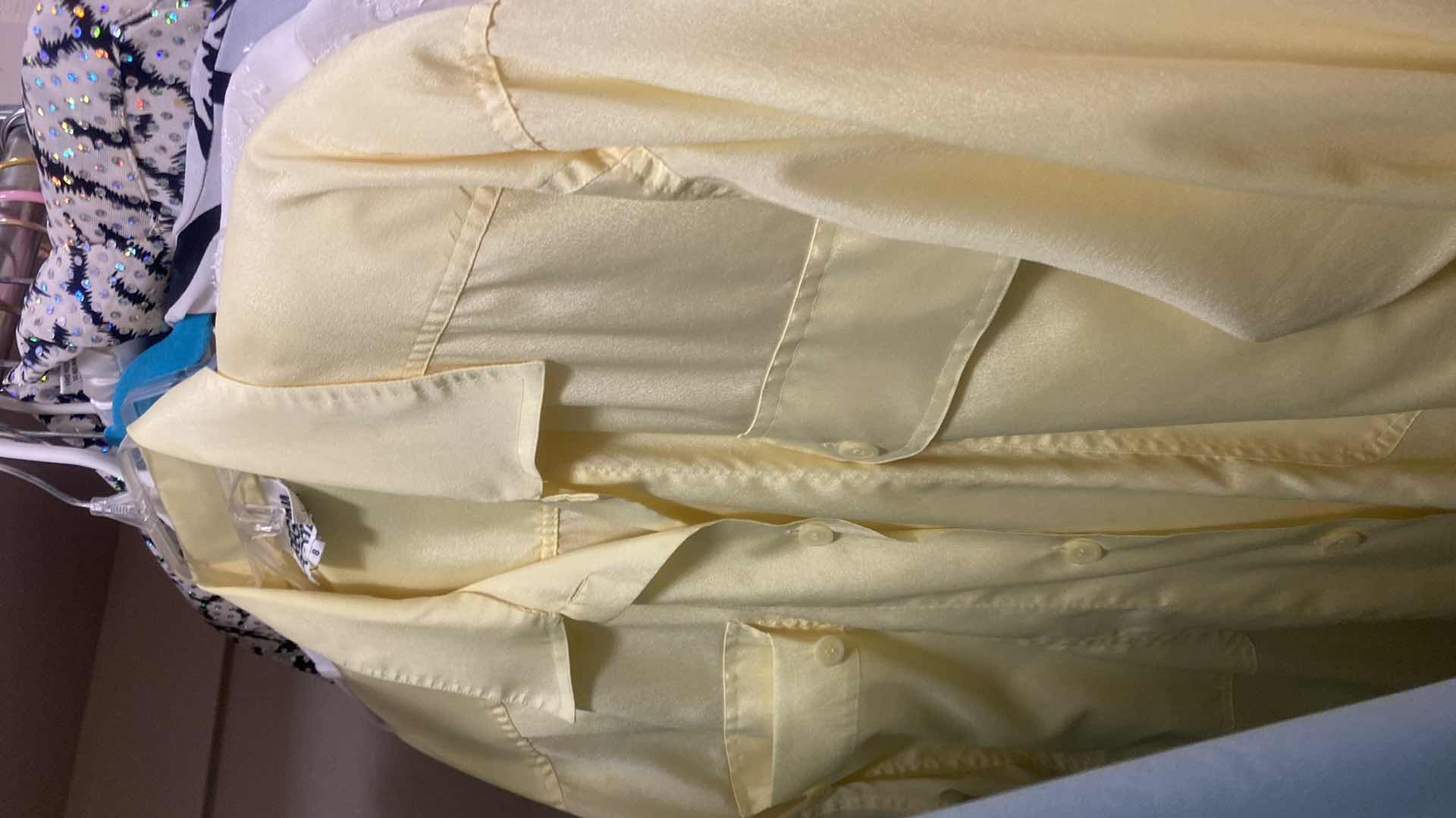 Photo 1 of 14 - WOMENS SIZE 8 M S TOPS SWEATERS