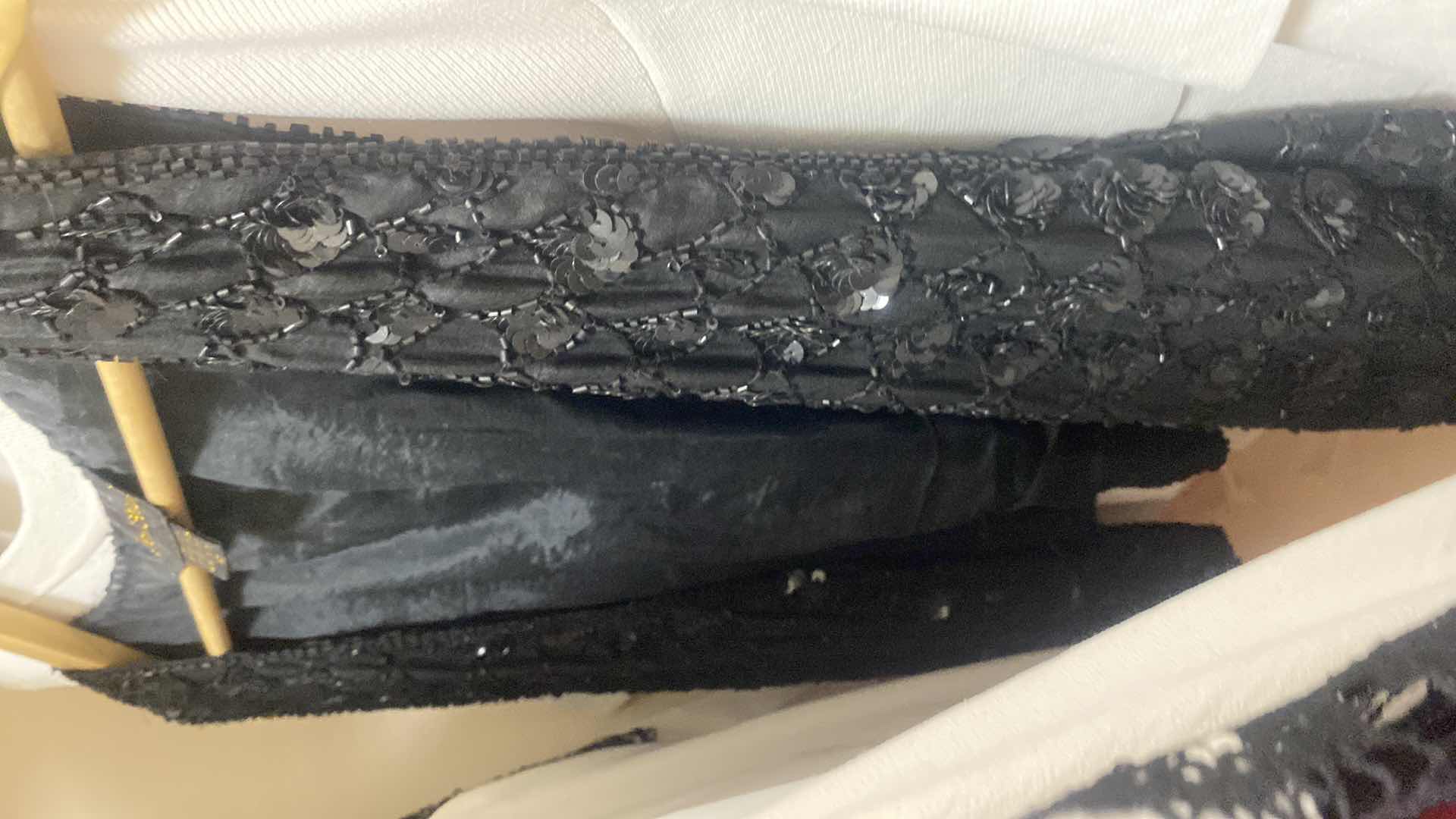 Photo 10 of 14 - WOMENS SIZE 8 M S TOPS SWEATERS