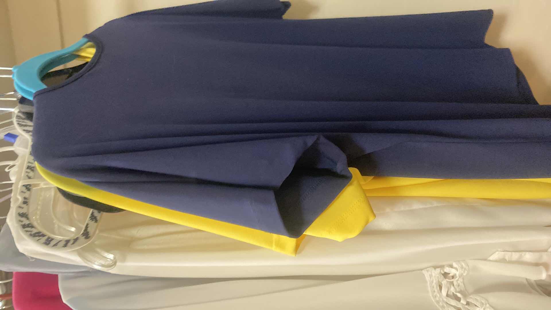 Photo 16 of 25 - WOMENS SIZES XL 1X 2X TOPS