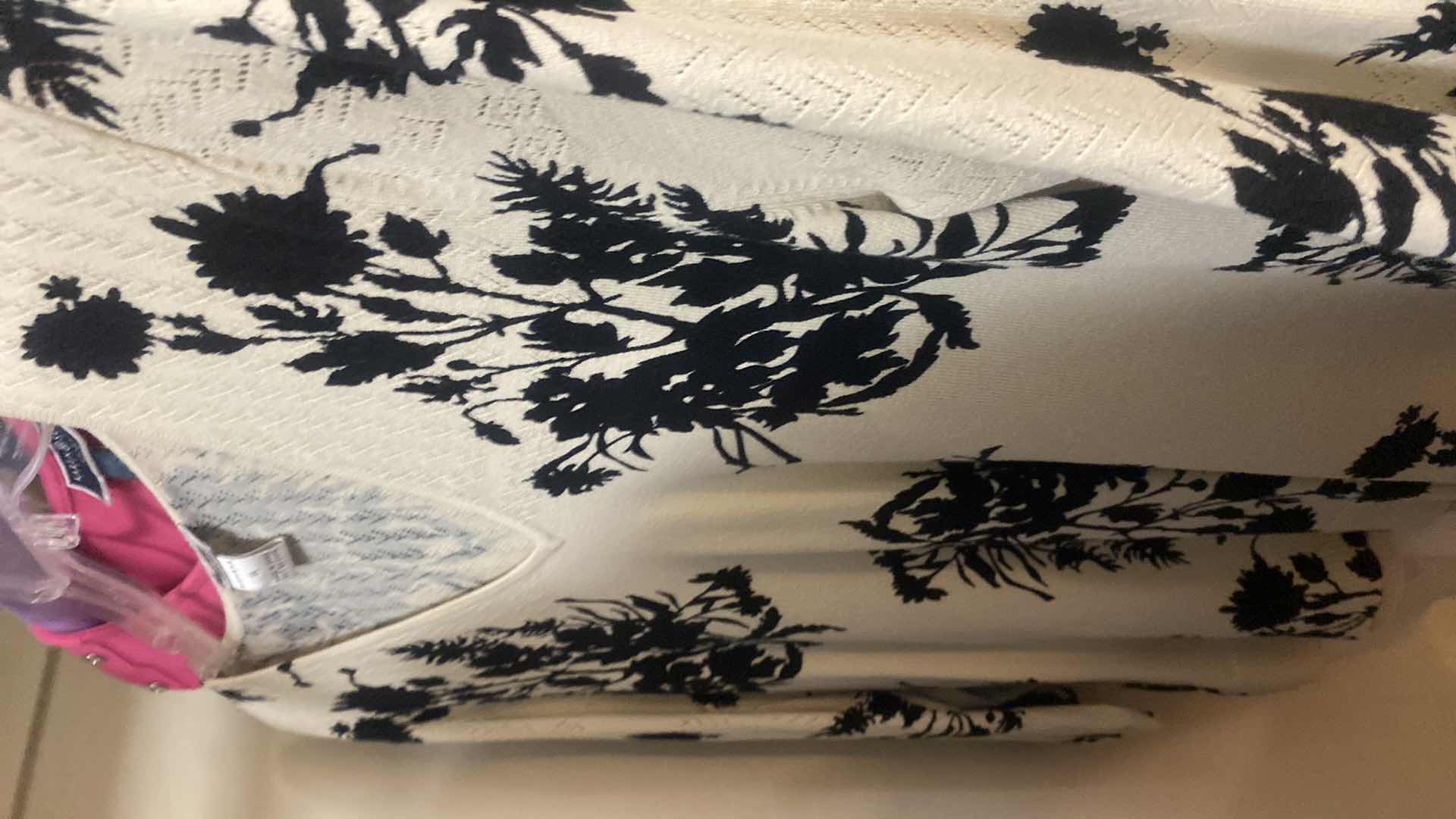 Photo 1 of 25 - WOMENS SIZES XL 1X 2X TOPS