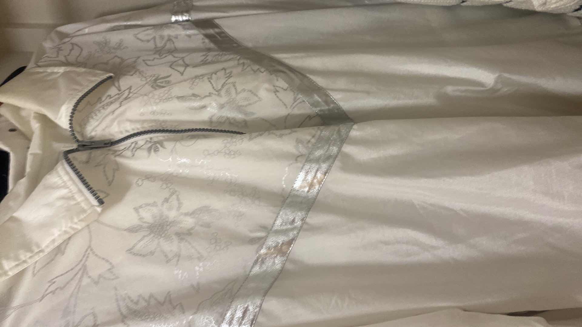 Photo 3 of 25 - WOMENS SIZES XL 1X 2X TOPS