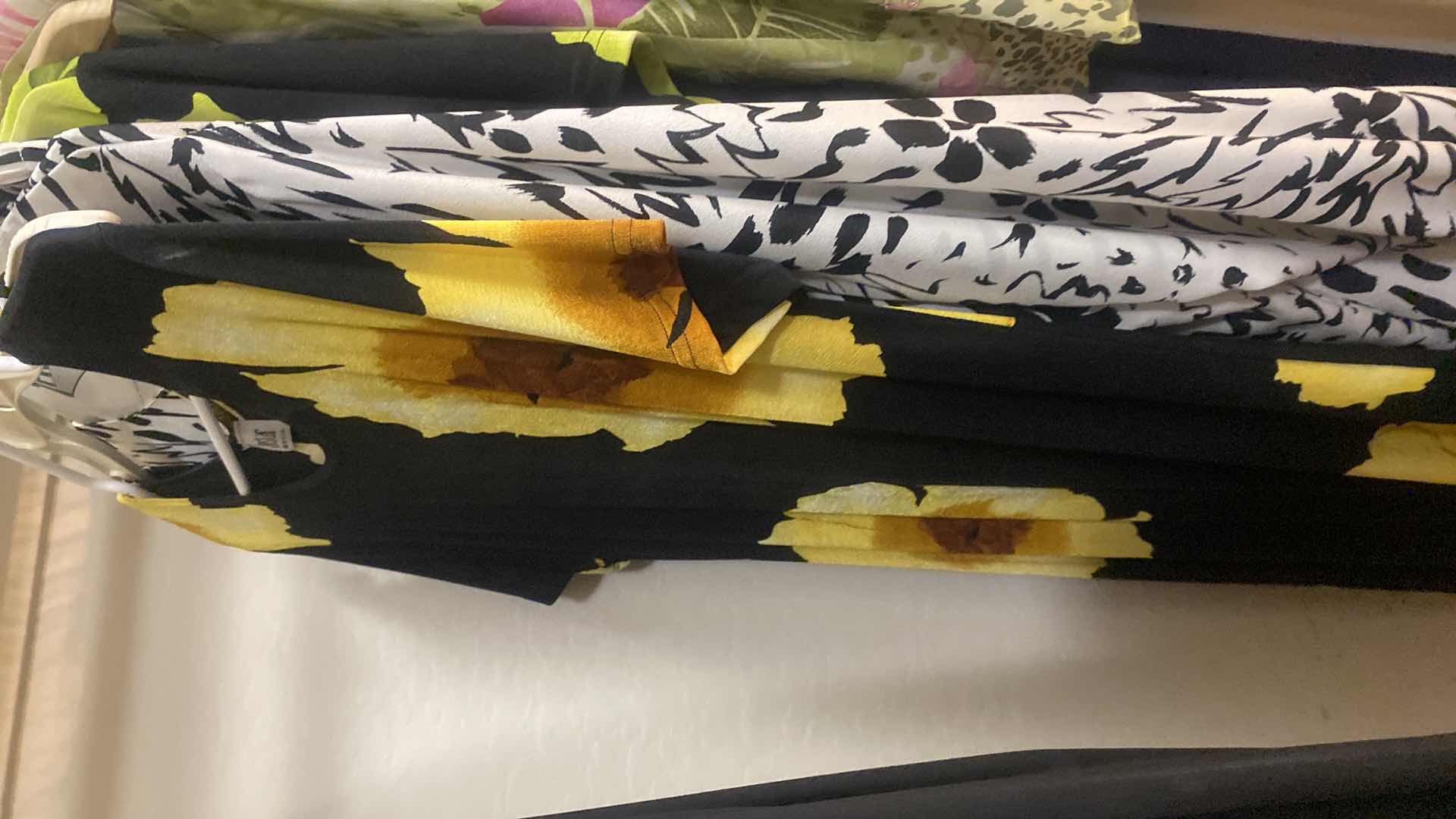 Photo 1 of 21 - WOMENS SIZE 14 & L DRESSES & SKIRTS