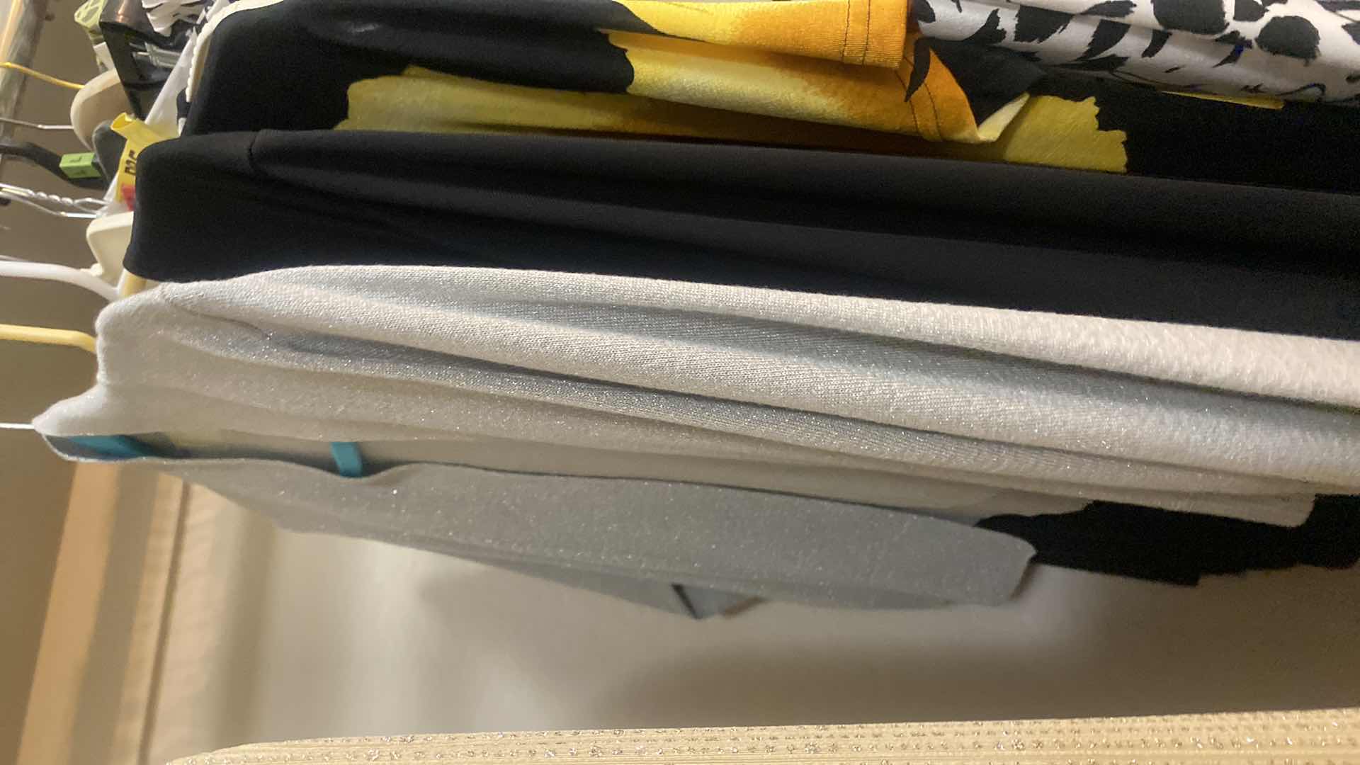 Photo 1 of 21 - WOMENS SIZE 14 & L DRESSES & SKIRTS