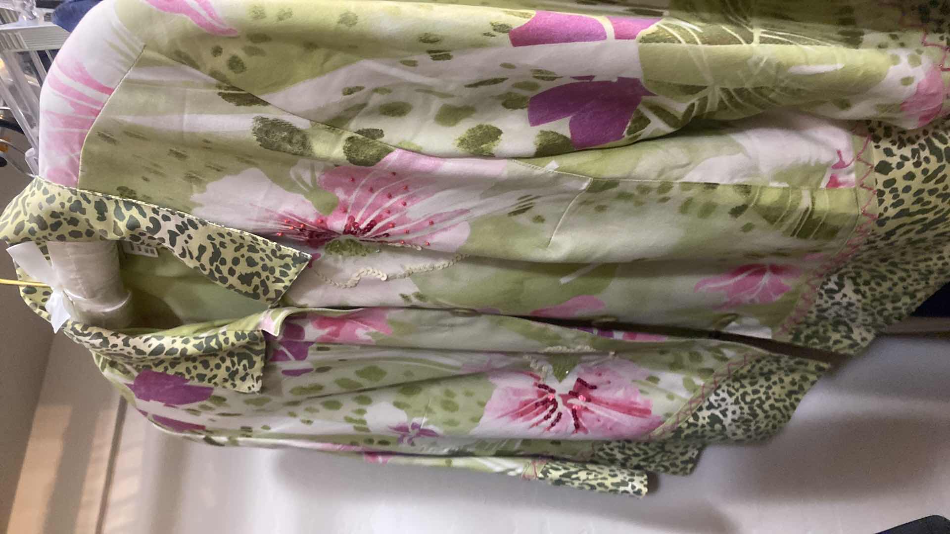 Photo 1 of 21 - WOMENS SIZE 14 & L DRESSES & SKIRTS