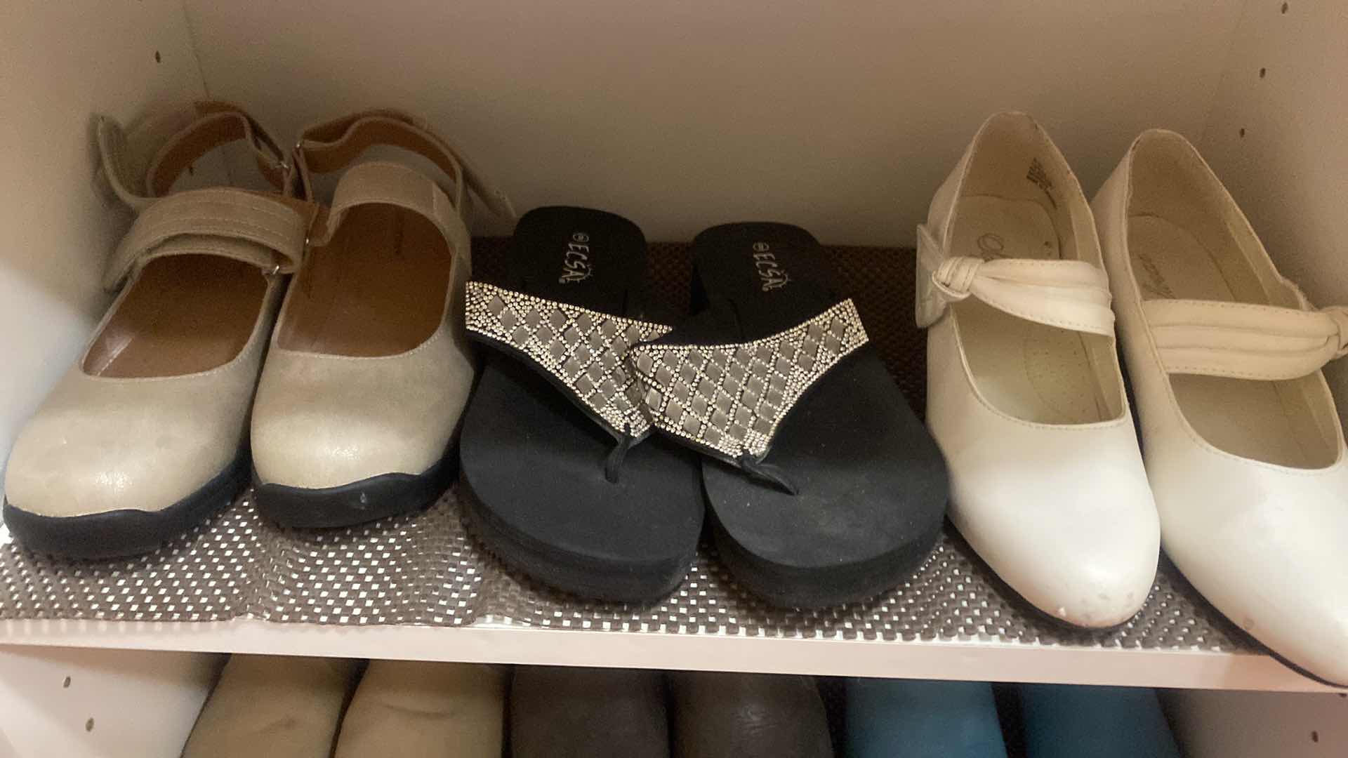 Photo 1 of 8 -  WOMENS SIZE 8 & 8 1/2 SHOES