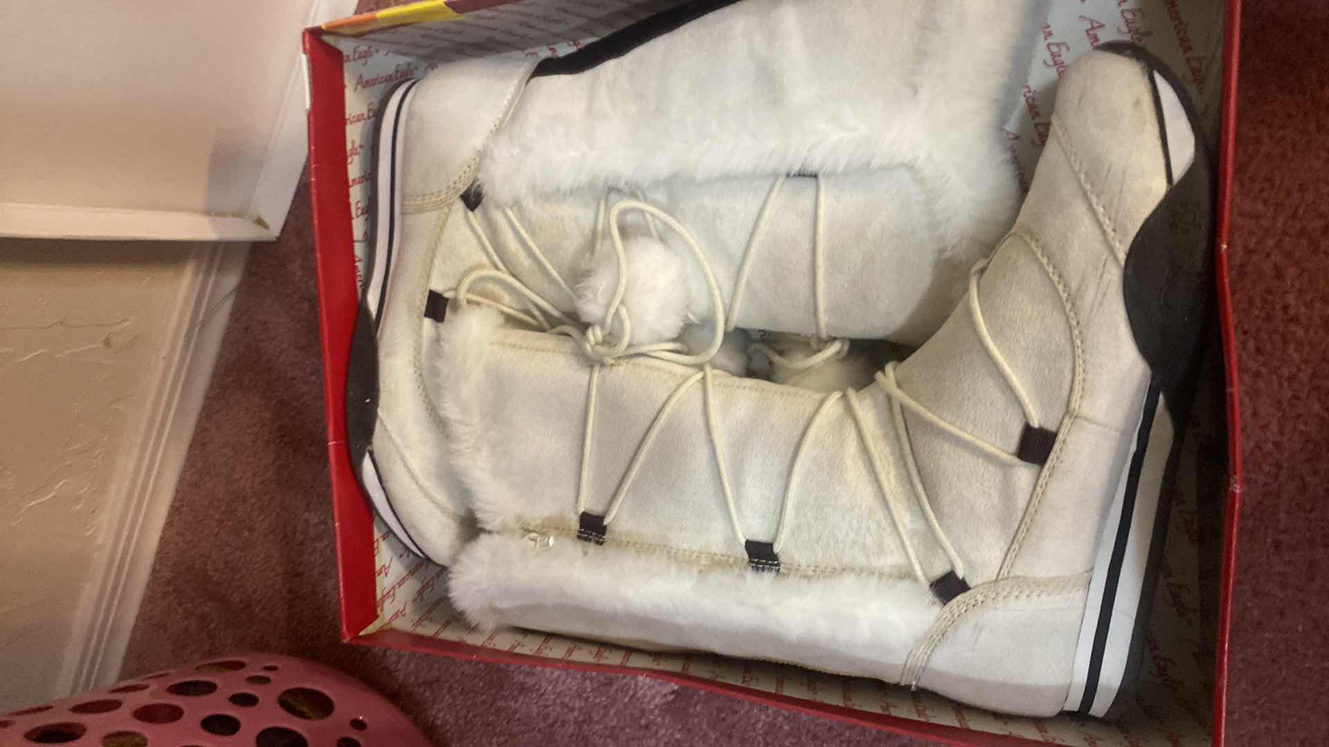 Photo 1 of 3 WOMENS SIZE 8 SNOW BOOTS SIZE 9 RED SLOUCHY BOOTS