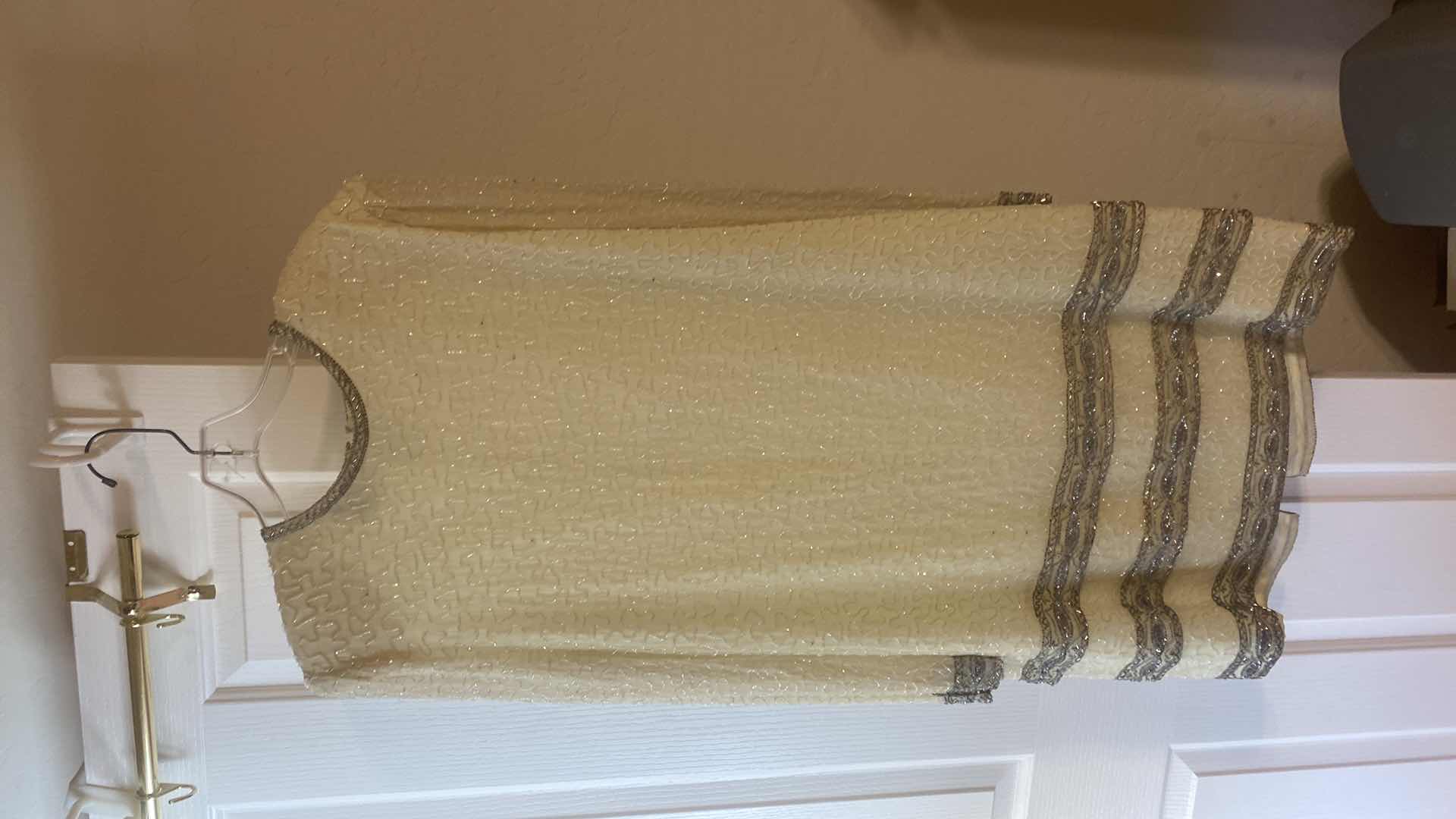 Photo 1 of 4 - WOMENS SIZE 16 & XL - 2 SUITS & 1 DRESS