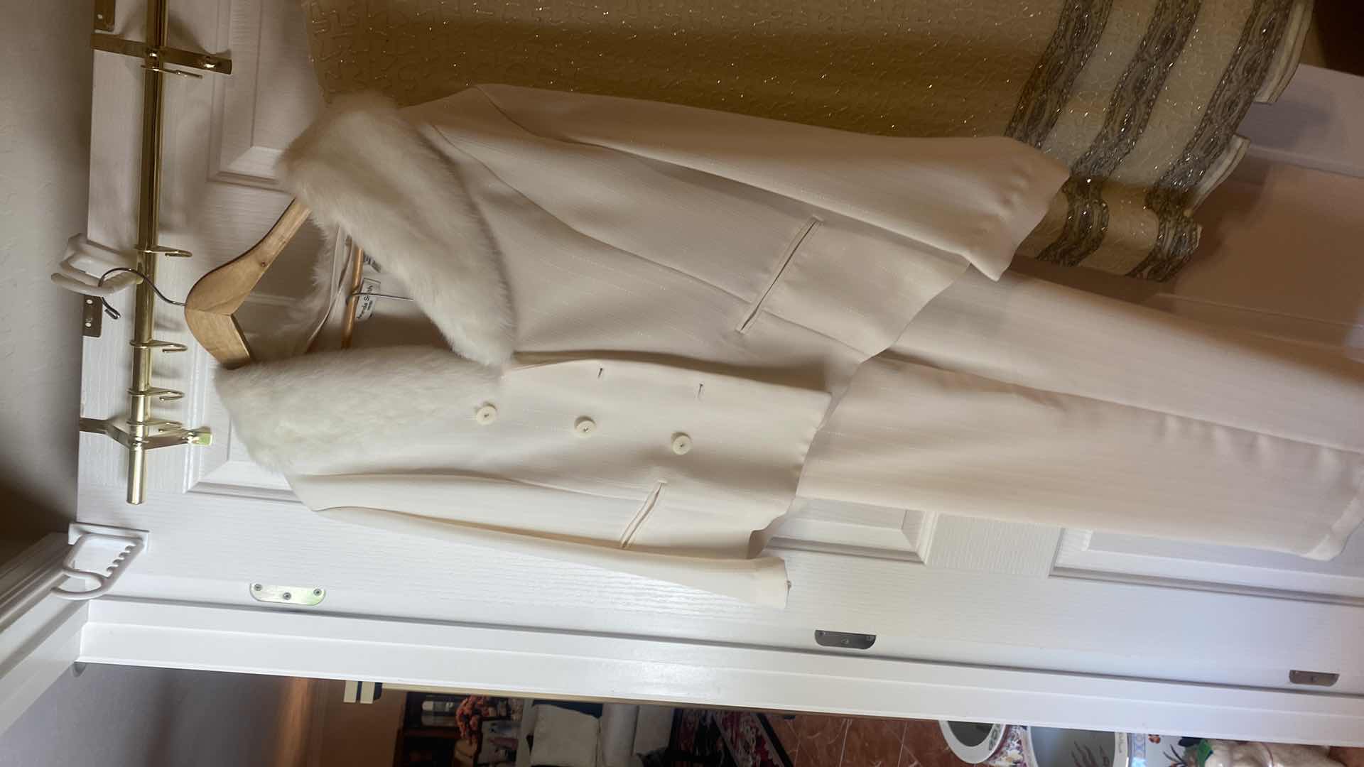 Photo 1 of 4 - WOMENS SIZE 16 & XL - 2 SUITS & 1 DRESS