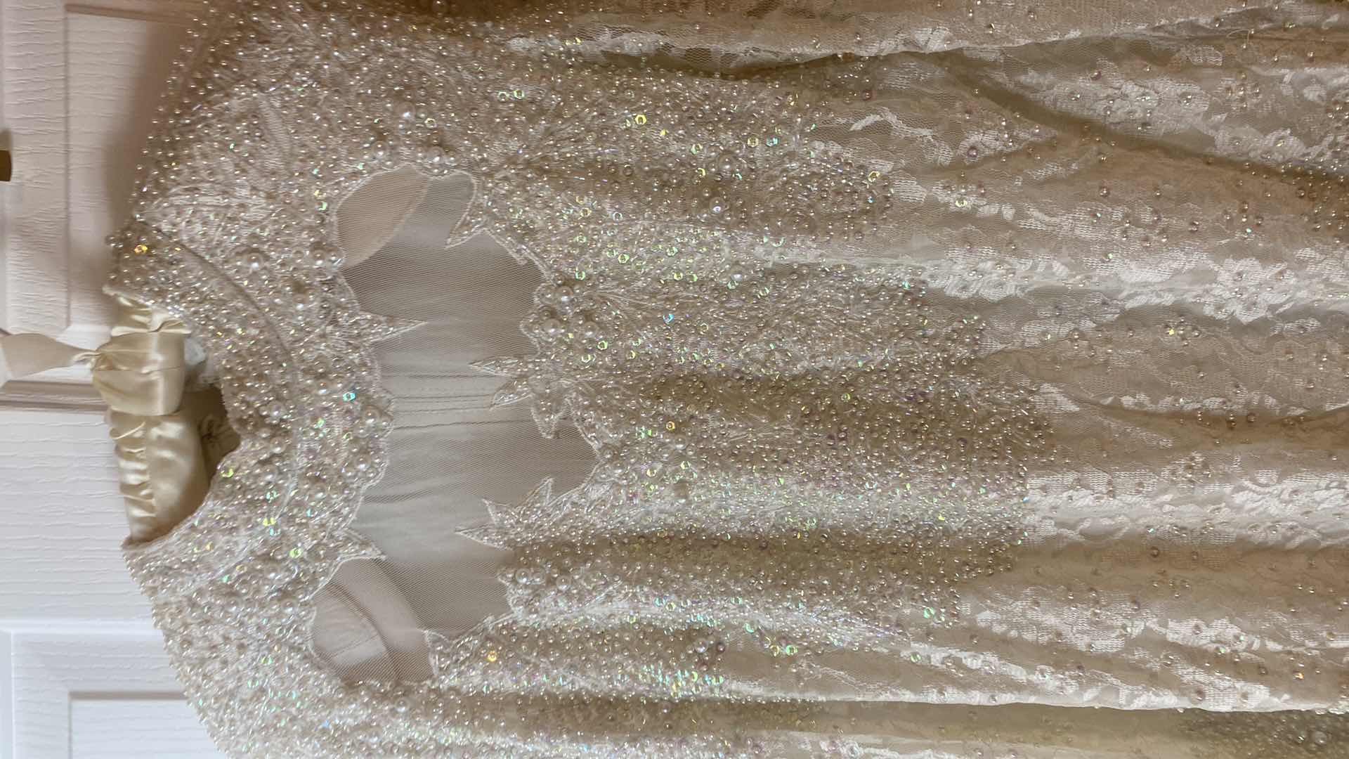 Photo 1 of WOMENS SIZE 1X WEDDING GOWN