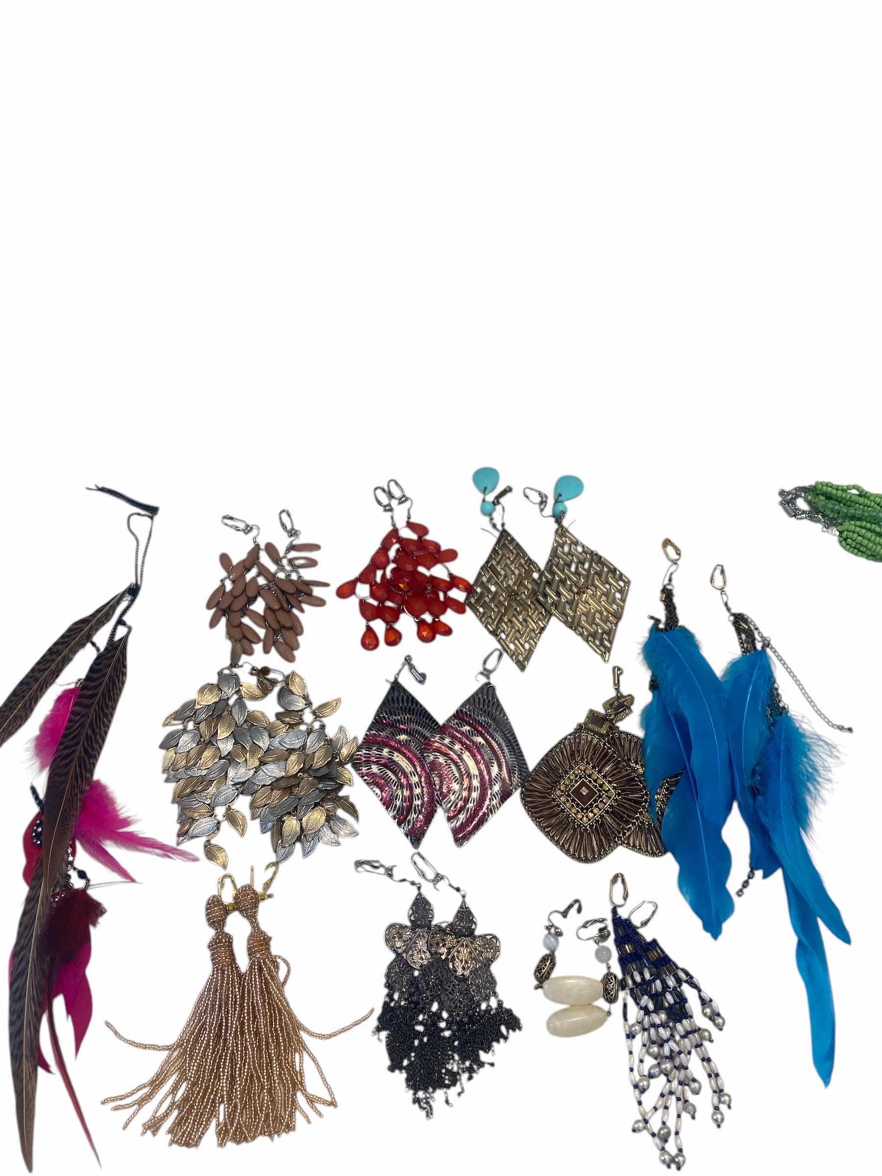 Photo 1 of 11 - EARRINGS & 1 FEATHER FASHION JEWELRY