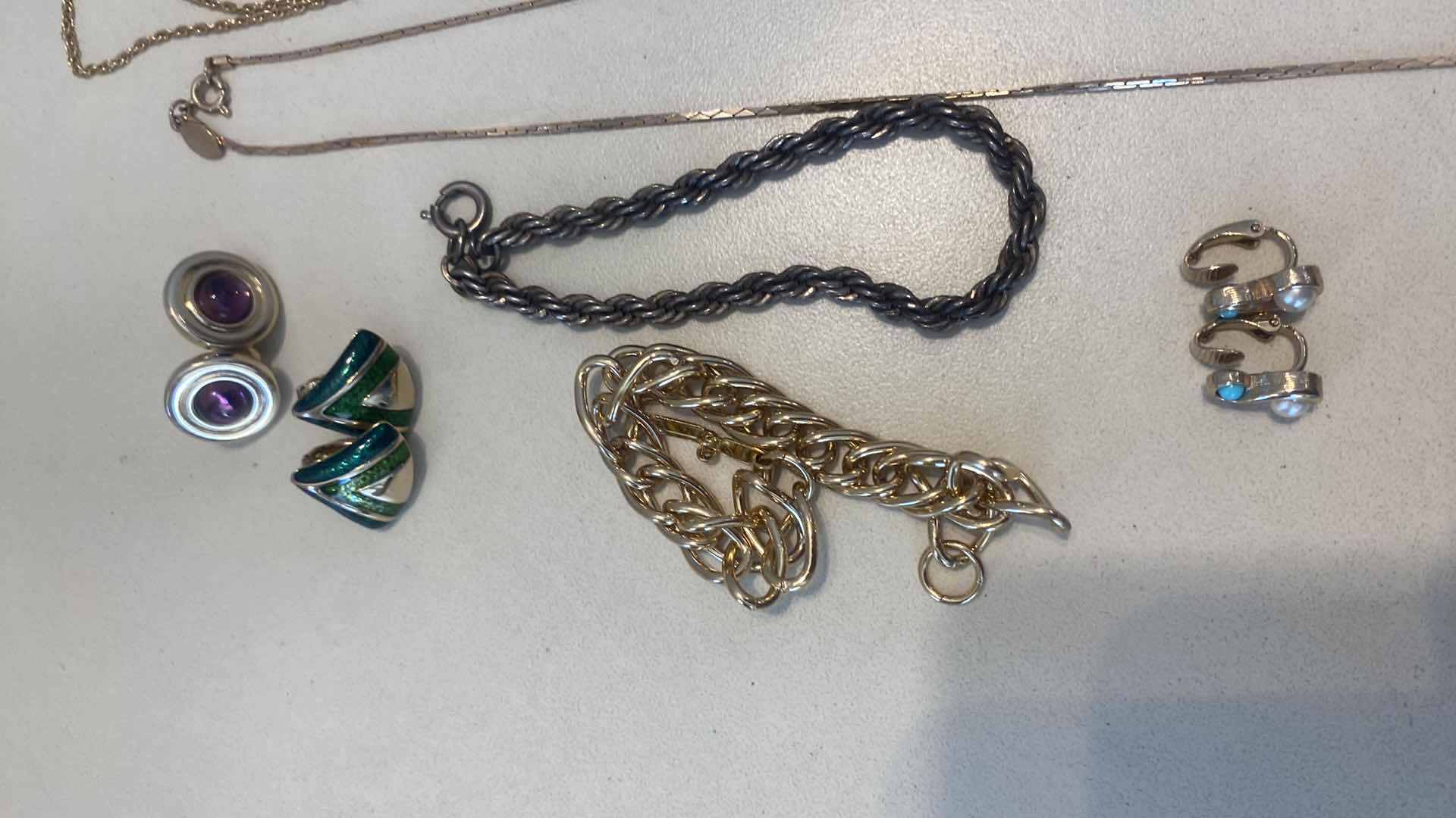 Photo 1 of 8 - FASHION JEWELRY-4 EARRINGS 2 NECKLACES 2 BRACELETS