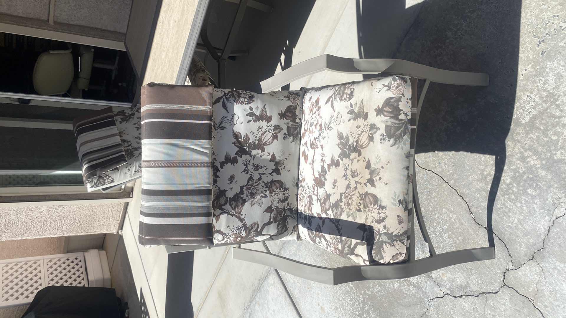 Photo 1 of 5 - PIECE ALUMINUM & RESIN PATIO SET TABLE 66“ x 38“ H 28 1/2”