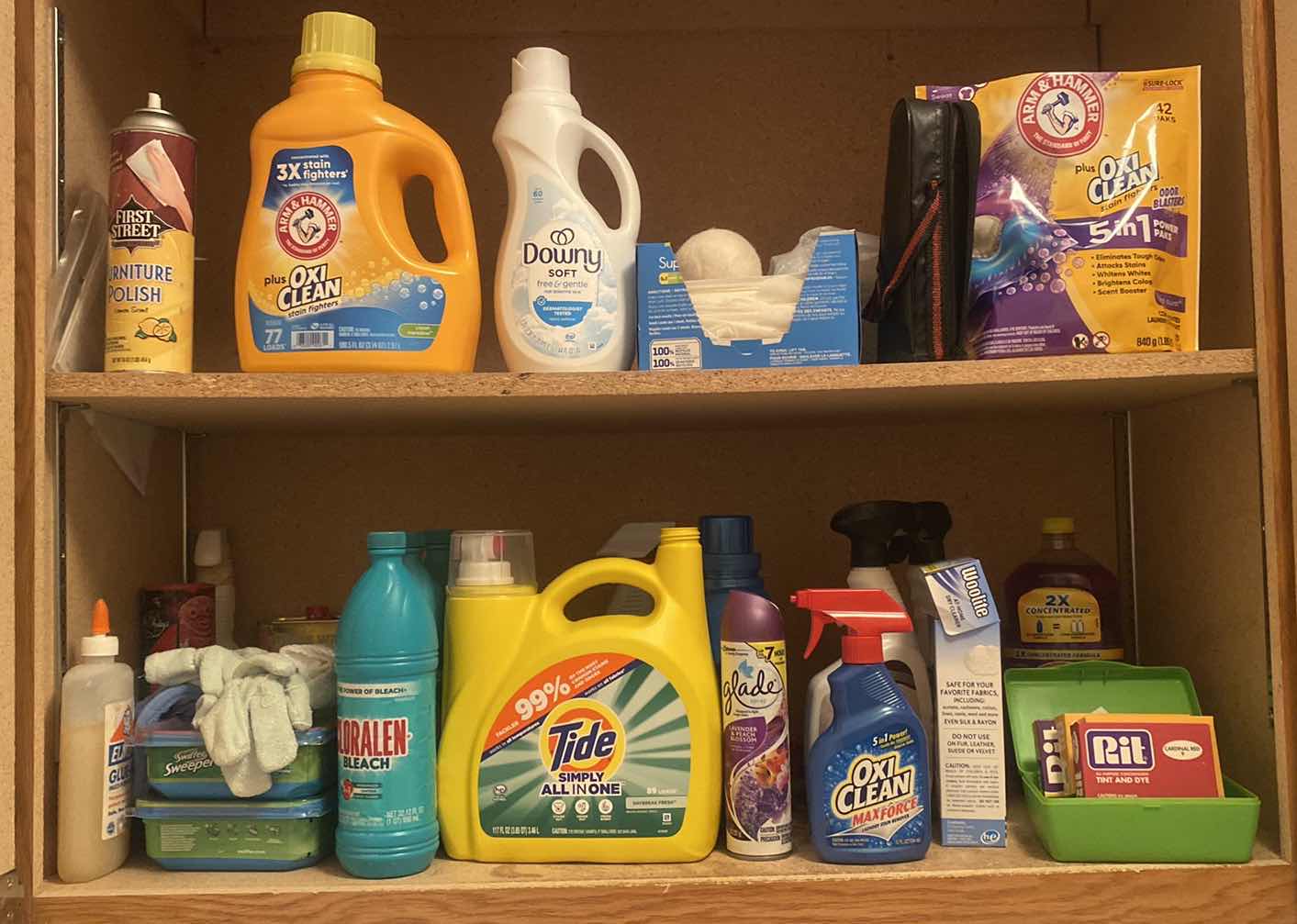 Photo 1 of CONTENTS OF CABINET - CLEANING SUPPLIES