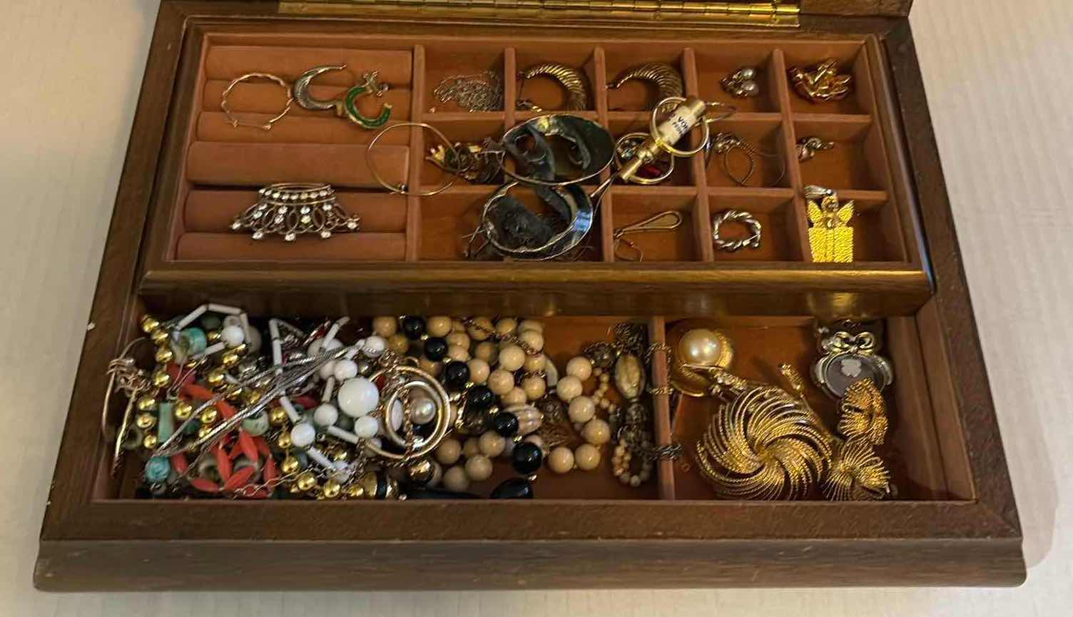 Photo 1 of PRIMARY BEDROOM JEWELRY, JEWELRY BOX