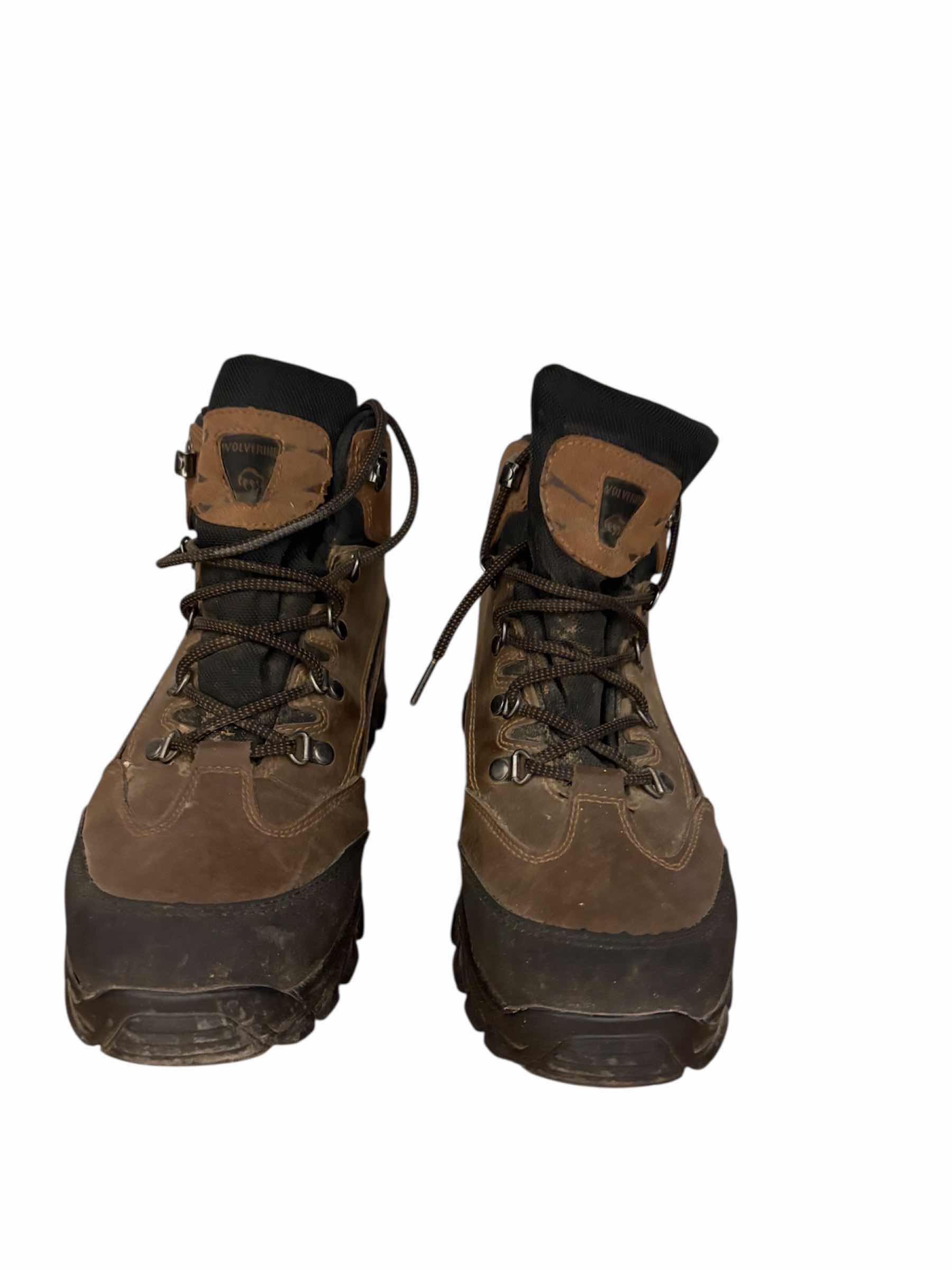 Photo 1 of 9M WOLVERINE MENS HIKING BOOTS