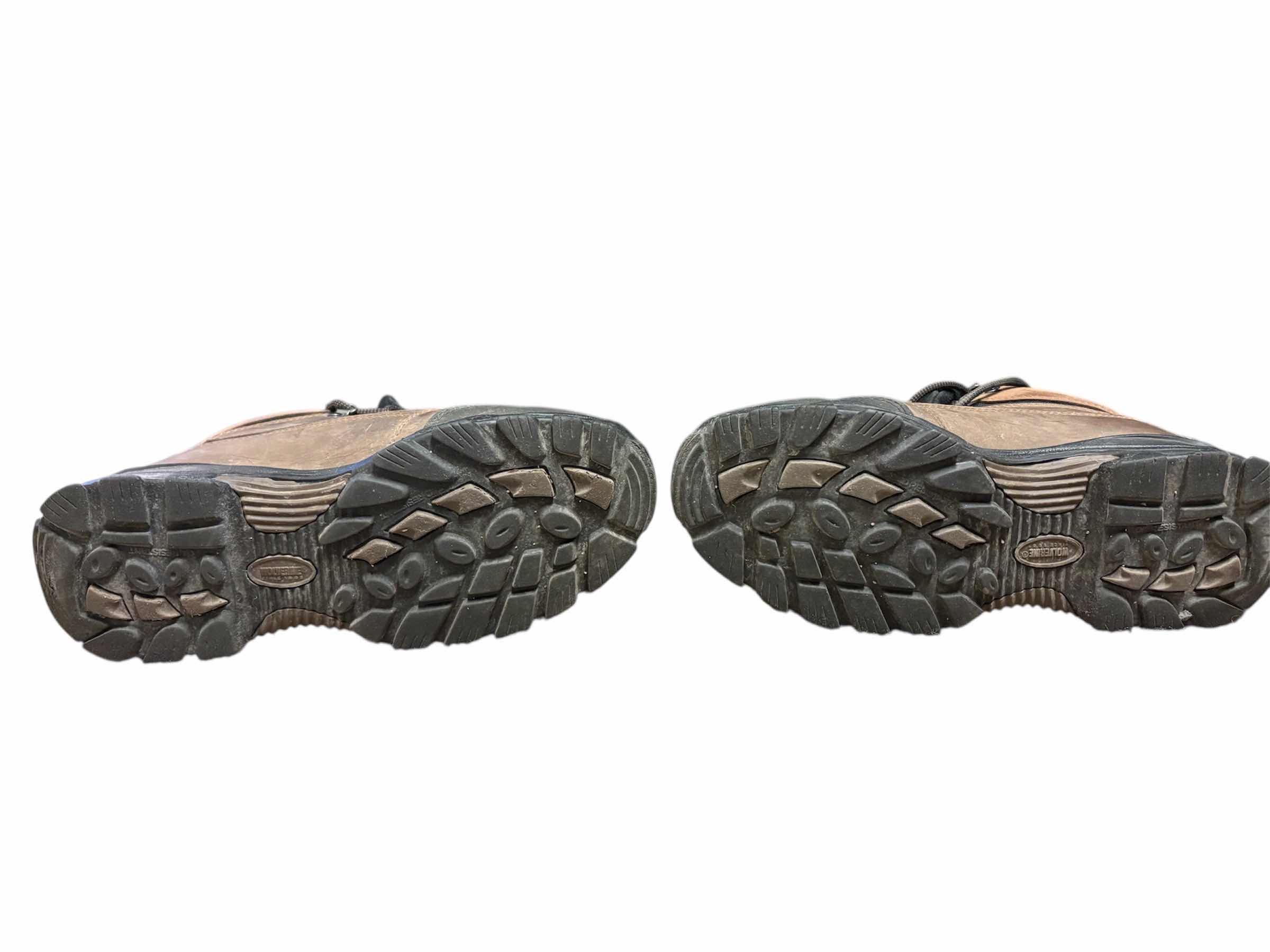 Photo 1 of 9M WOLVERINE MENS HIKING BOOTS